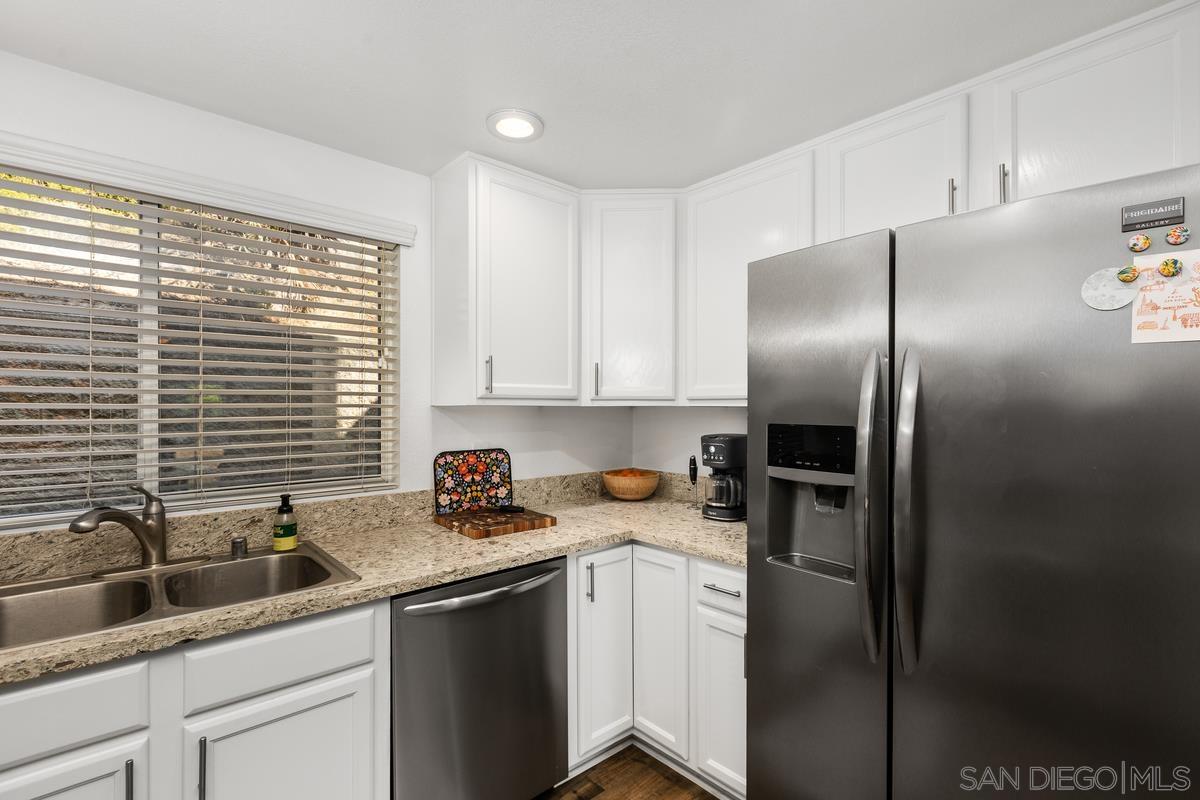 Detail Gallery Image 6 of 23 For 1534  Glenwood, San Diego,  CA 92103 - 3 Beds | 2/1 Baths