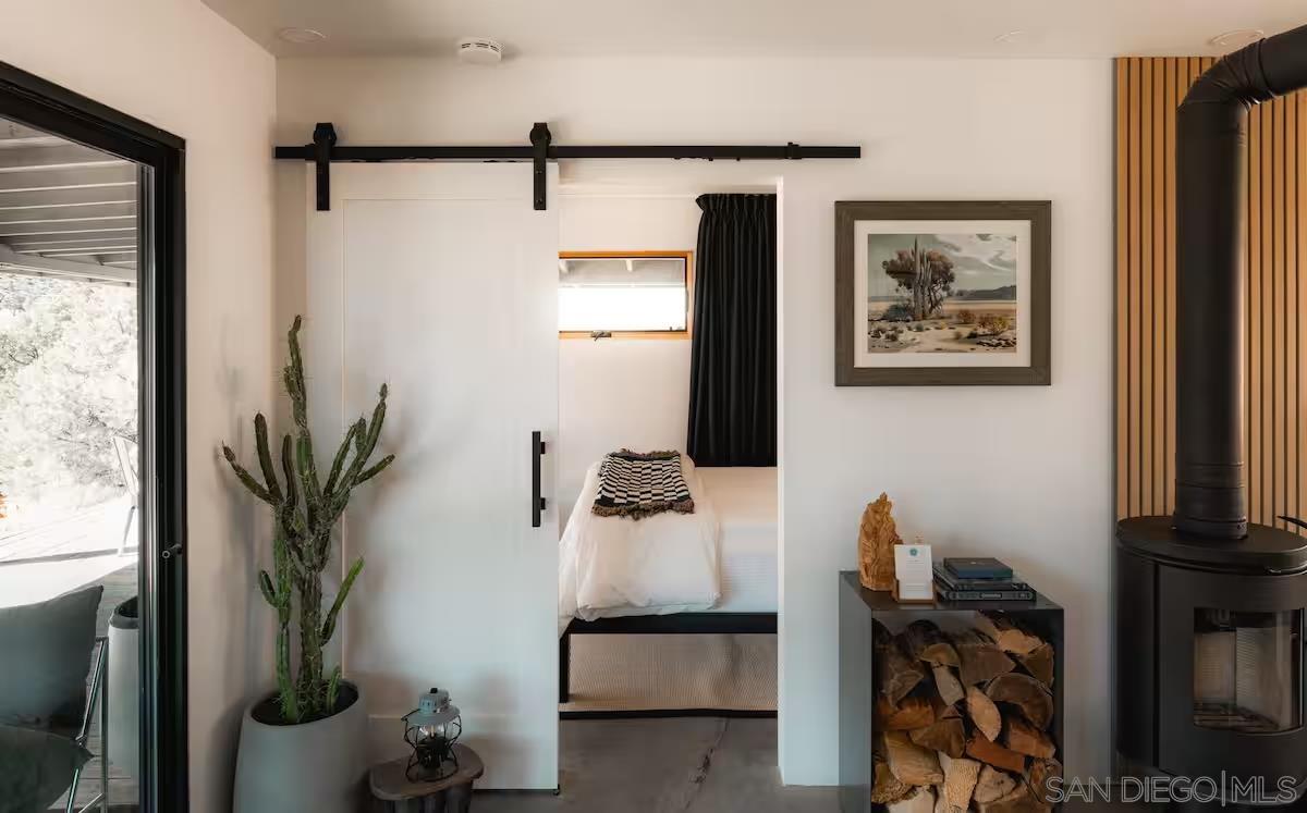 Detail Gallery Image 28 of 52 For 48311  Burns Canyon Rd, Pioneertown,  CA 92268 - 2 Beds | 2 Baths