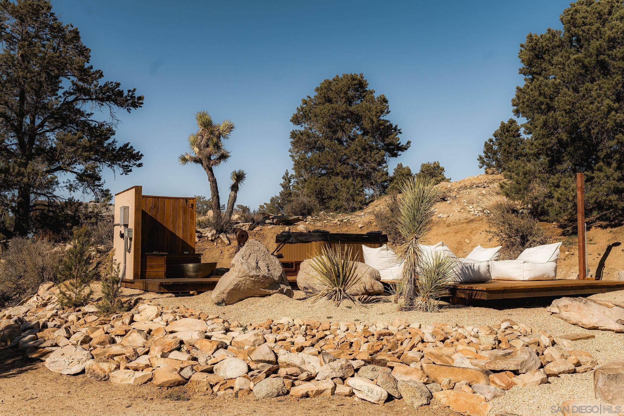 Detail Gallery Image 32 of 52 For 48311  Burns Canyon Rd, Pioneertown,  CA 92268 - 2 Beds | 2 Baths