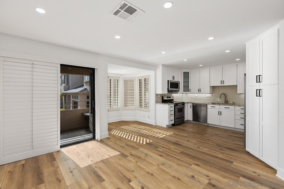 Detail Gallery Image 11 of 37 For 4353  Nobel Dr  #64,  San Diego,  CA 92122 - 3 Beds | 2/1 Baths