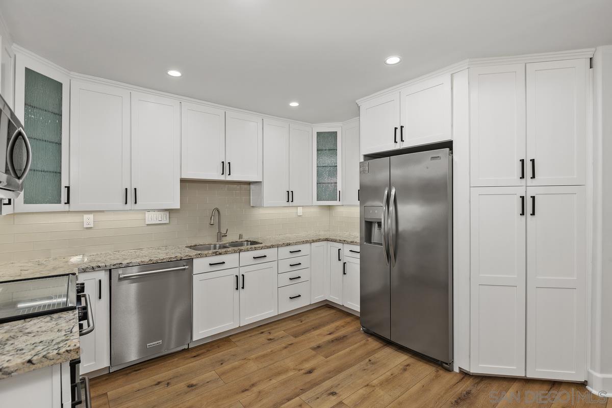 Detail Gallery Image 23 of 37 For 4353  Nobel Dr  #64,  San Diego,  CA 92122 - 3 Beds | 2/1 Baths