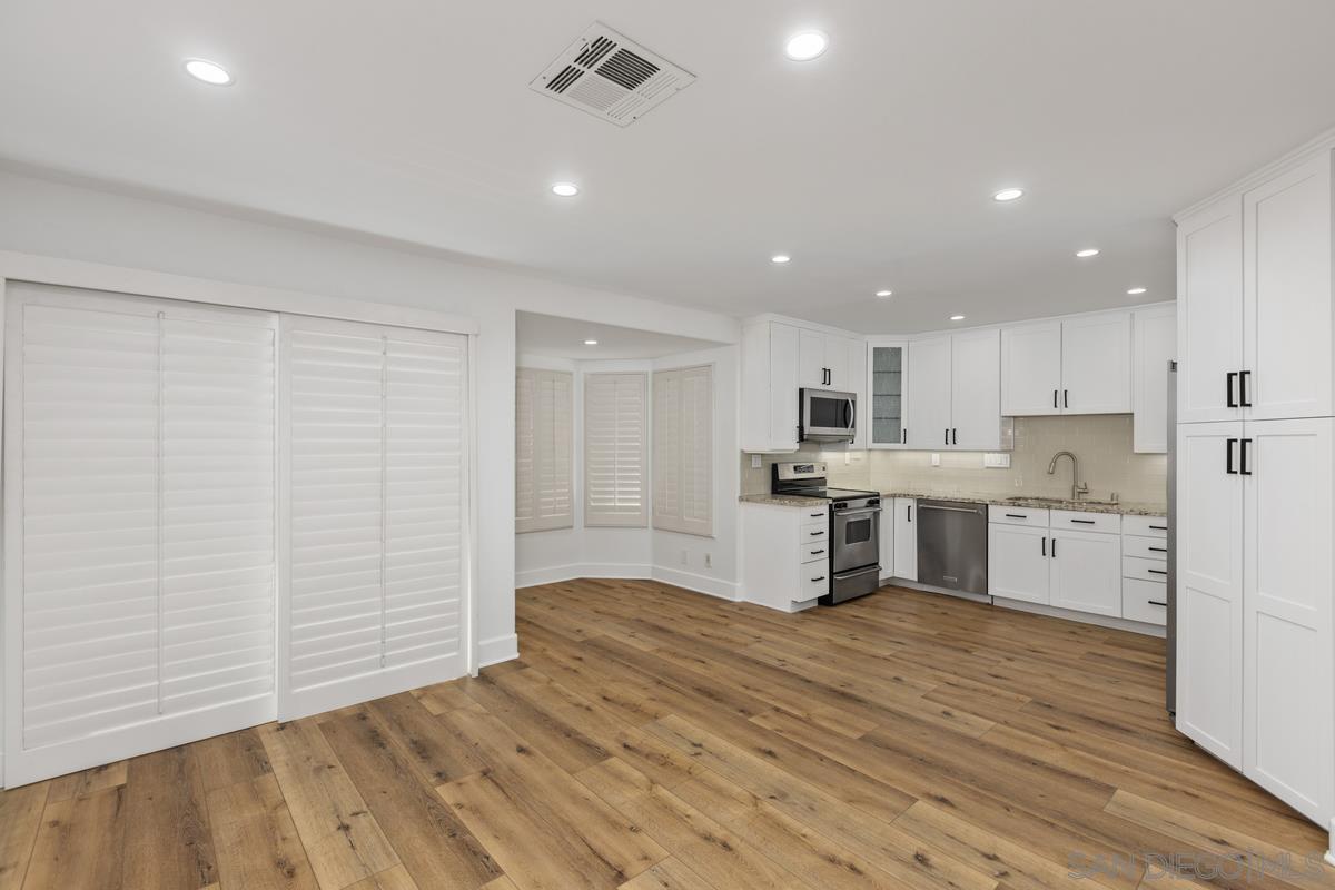 Detail Gallery Image 23 of 37 For 4353  Nobel Dr  #64,  San Diego,  CA 92122 - 3 Beds | 2/1 Baths