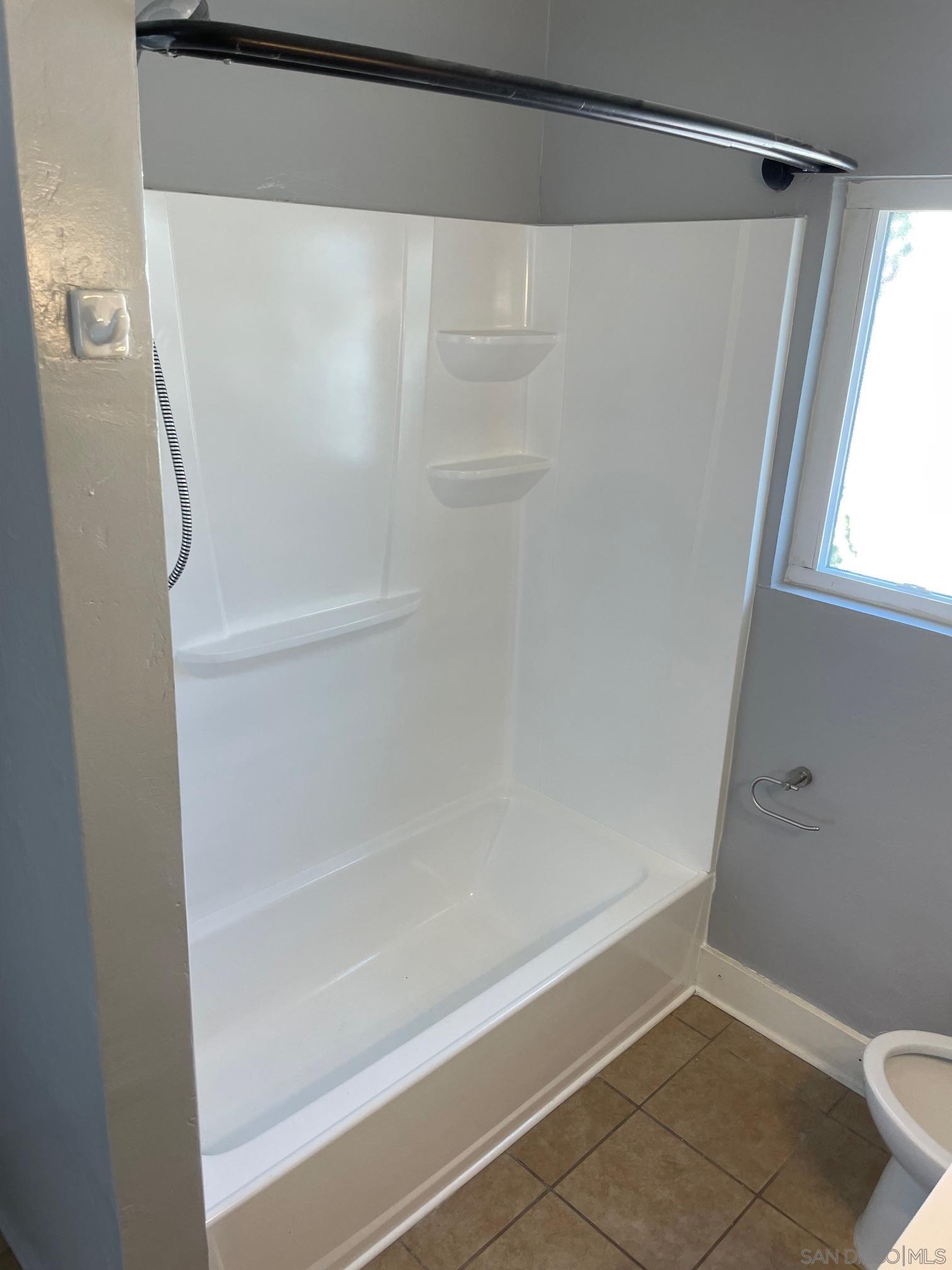 Detail Gallery Image 11 of 13 For 406 E Plaza Blvd, National City,  CA 91950 - – Beds | – Baths