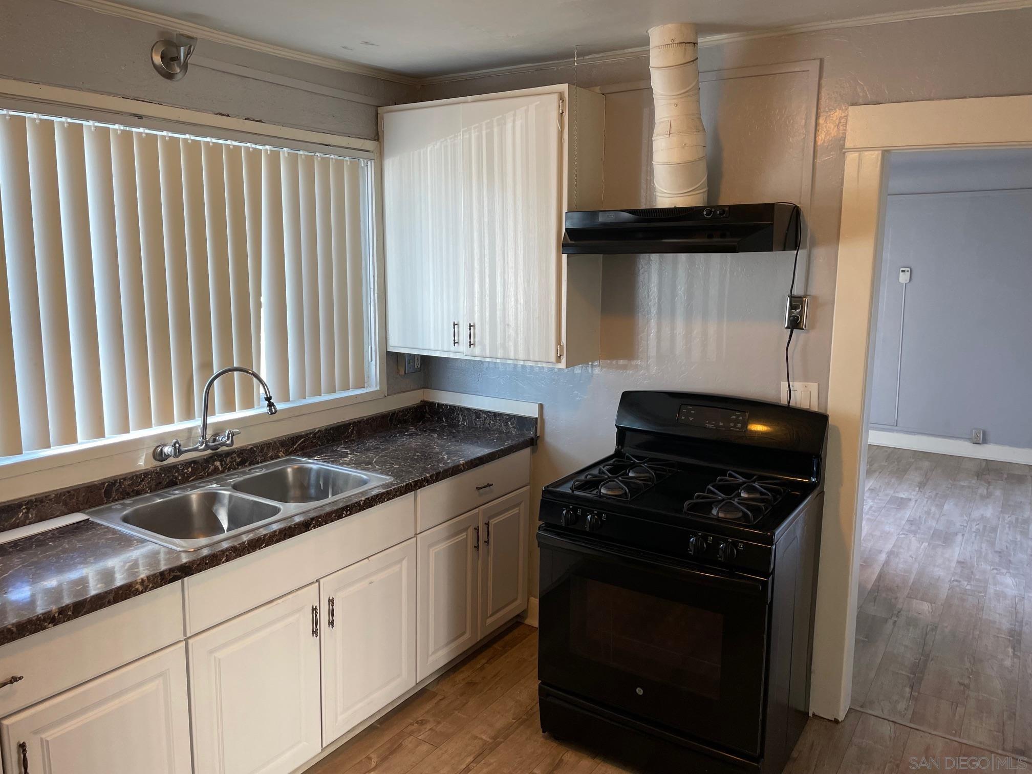 Detail Gallery Image 6 of 13 For 406 E Plaza Blvd, National City,  CA 91950 - – Beds | – Baths