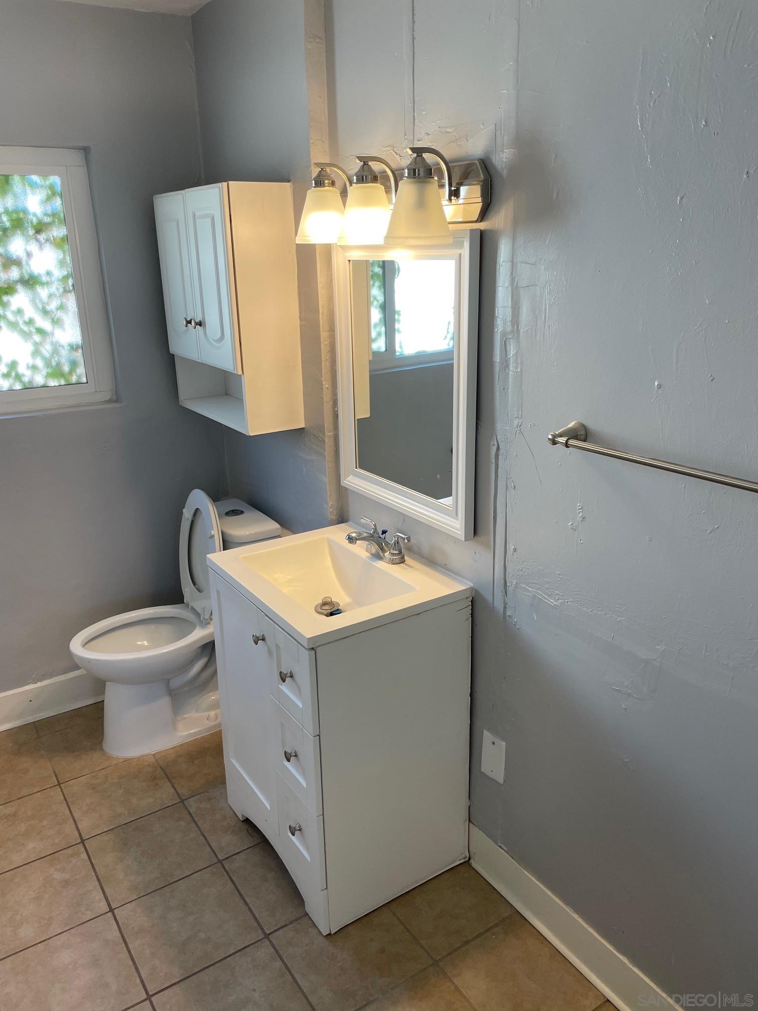 Detail Gallery Image 10 of 13 For 406 E Plaza Blvd, National City,  CA 91950 - – Beds | – Baths