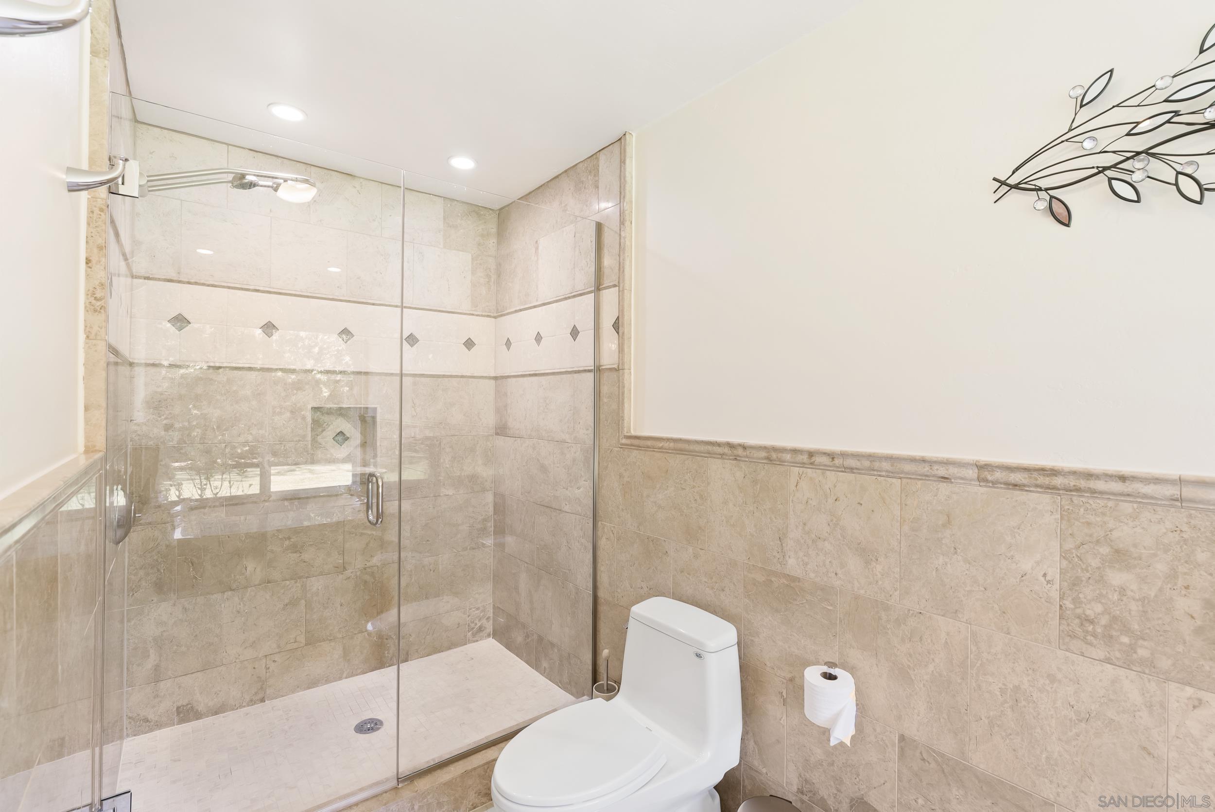 Detail Gallery Image 36 of 68 For 7548  Viejo Castilla Way, Carlsbad,  CA 92009 - 4 Beds | 3 Baths