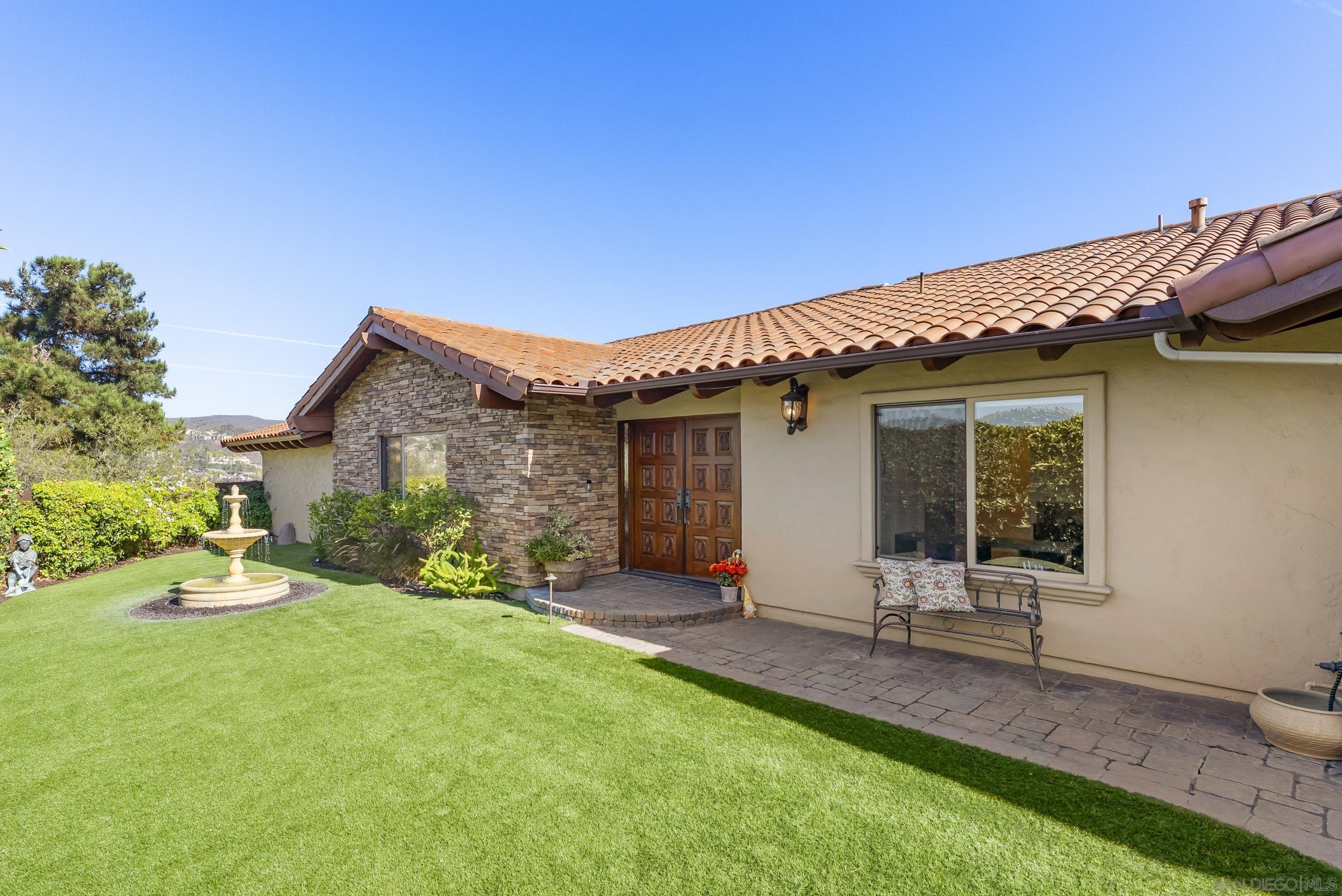 Detail Gallery Image 6 of 68 For 7548  Viejo Castilla Way, Carlsbad,  CA 92009 - 4 Beds | 3 Baths