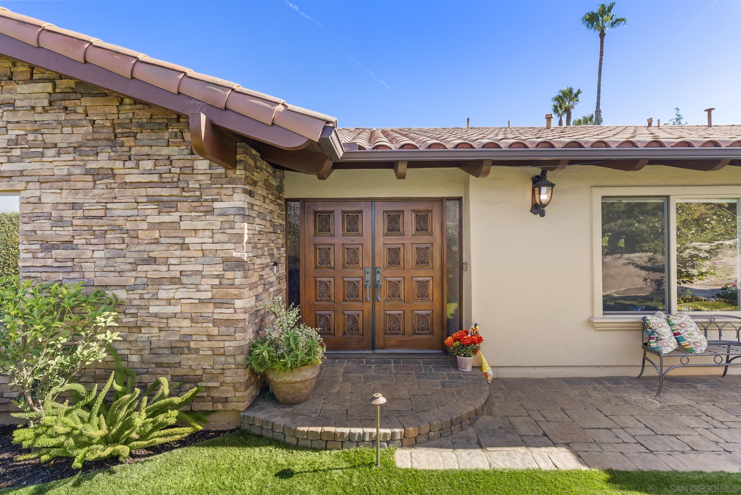 Detail Gallery Image 7 of 68 For 7548  Viejo Castilla Way, Carlsbad,  CA 92009 - 4 Beds | 3 Baths