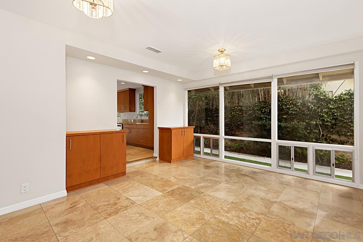 Detail Gallery Image 14 of 39 For 8871  Nottingham Pl, La Jolla,  CA 92037 - 5 Beds | 4 Baths