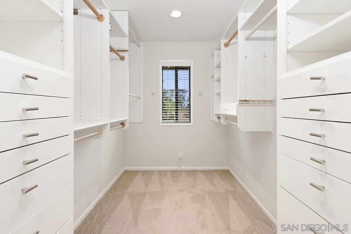 Detail Gallery Image 27 of 39 For 8871  Nottingham Pl, La Jolla,  CA 92037 - 5 Beds | 4 Baths