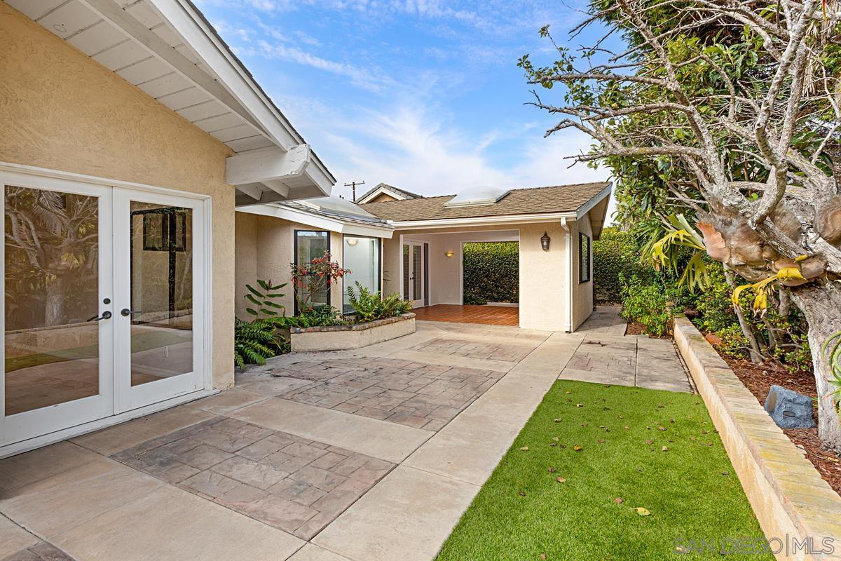 Detail Gallery Image 35 of 39 For 8871  Nottingham Pl, La Jolla,  CA 92037 - 5 Beds | 4 Baths