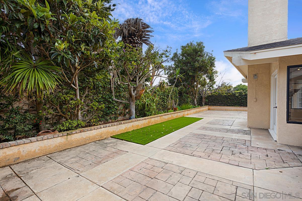 Detail Gallery Image 37 of 39 For 8871  Nottingham Pl, La Jolla,  CA 92037 - 5 Beds | 4 Baths