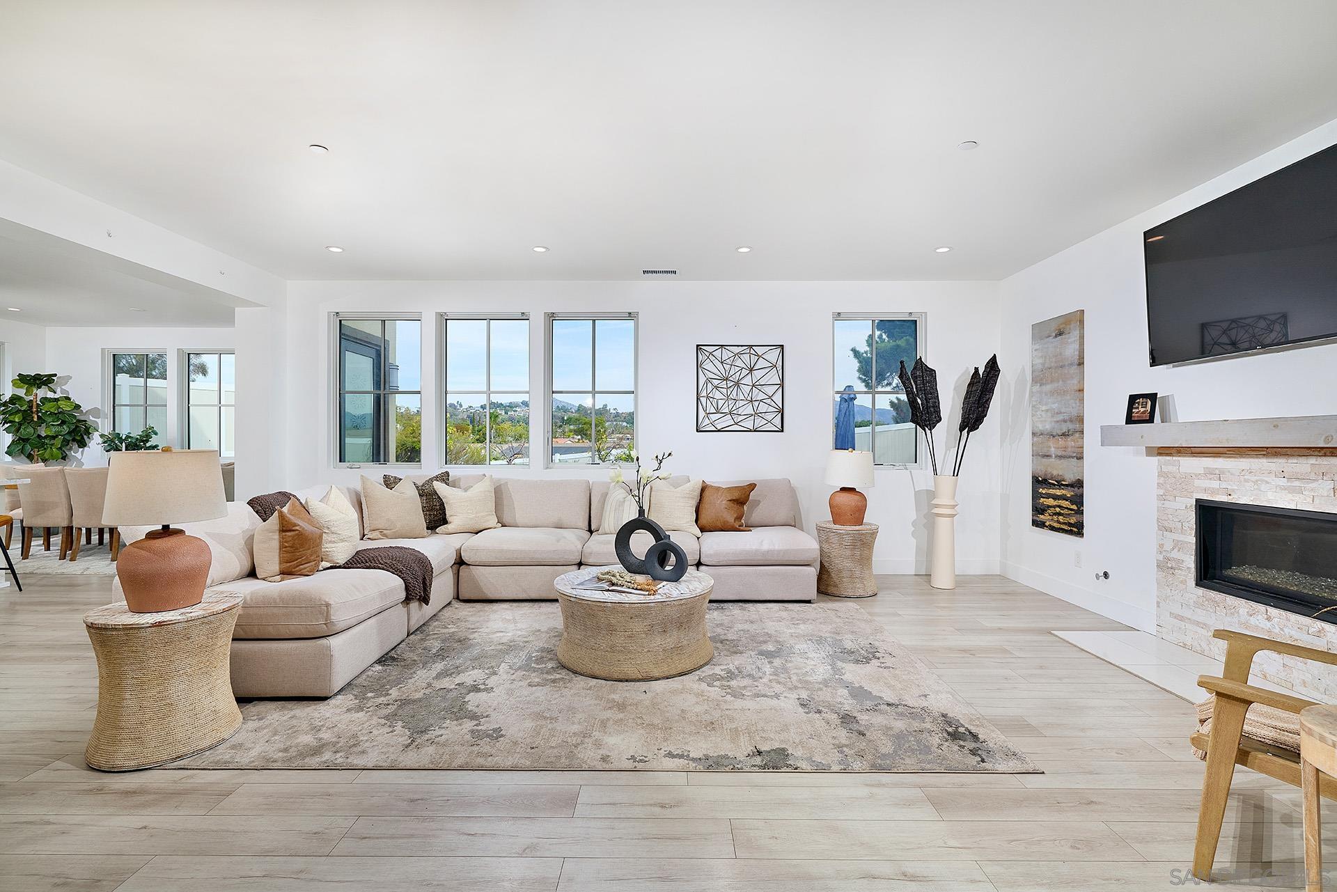 Detail Gallery Image 5 of 47 For 12410  Aria Ct, Poway,  CA 92064 - 4 Beds | 4/1 Baths