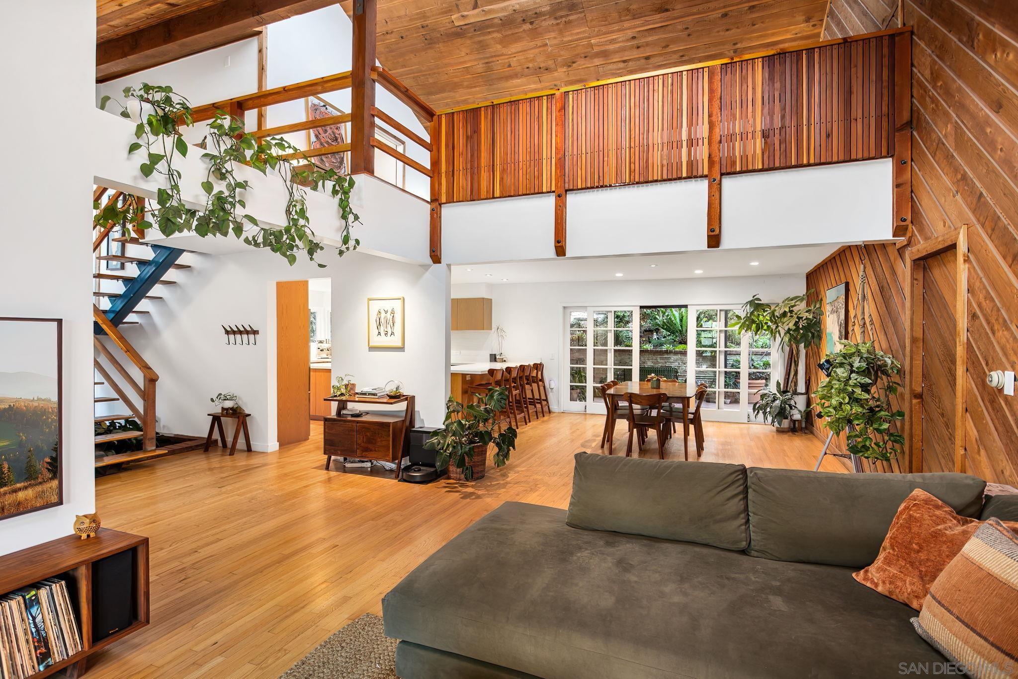 Front Image Thumbnail for SD250043946