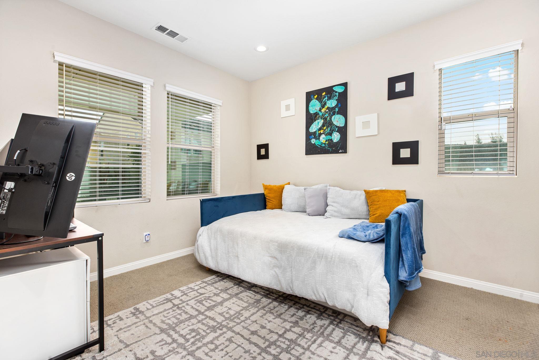 Detail Gallery Image 8 of 28 For 2018  Avenida Artana, Chula Vista,  CA 91913 - 4 Beds | 3 Baths