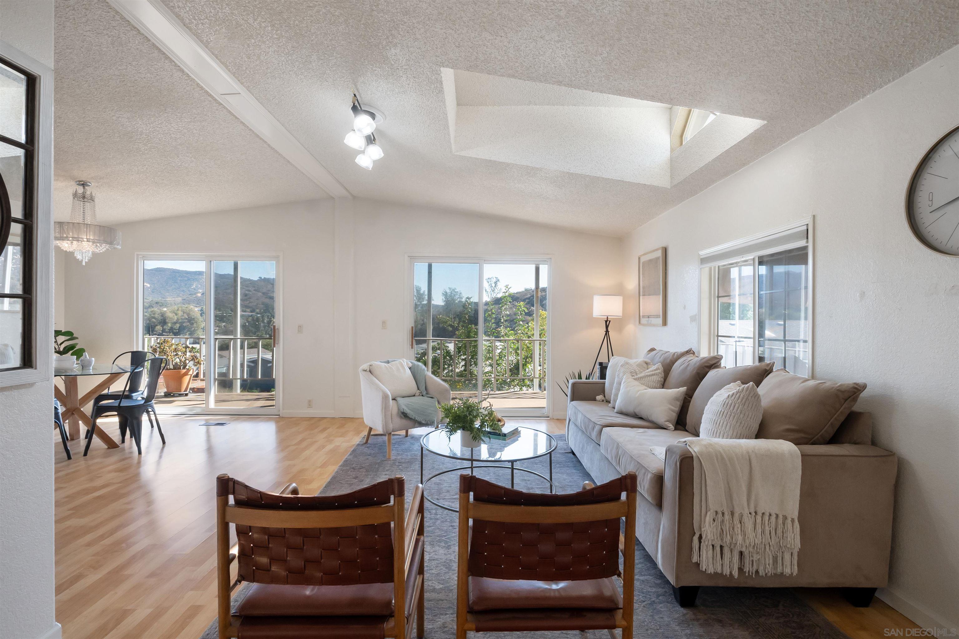 Detail Gallery Image 11 of 29 For 13162  Highway 8 Business  134, El Cajon,  CA 92021 - 3 Beds | 2 Baths