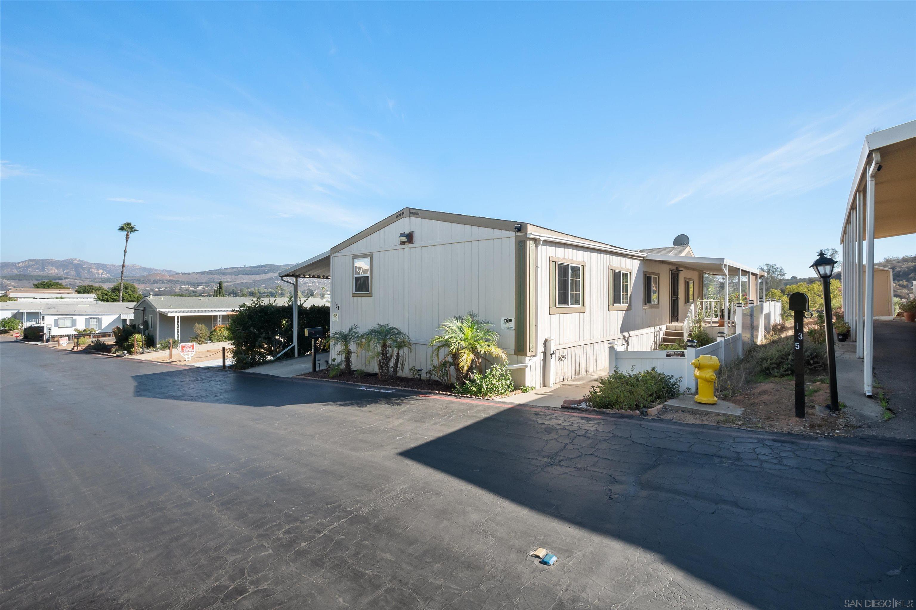 Detail Gallery Image 5 of 29 For 13162  Highway 8 Business  134, El Cajon,  CA 92021 - 3 Beds | 2 Baths