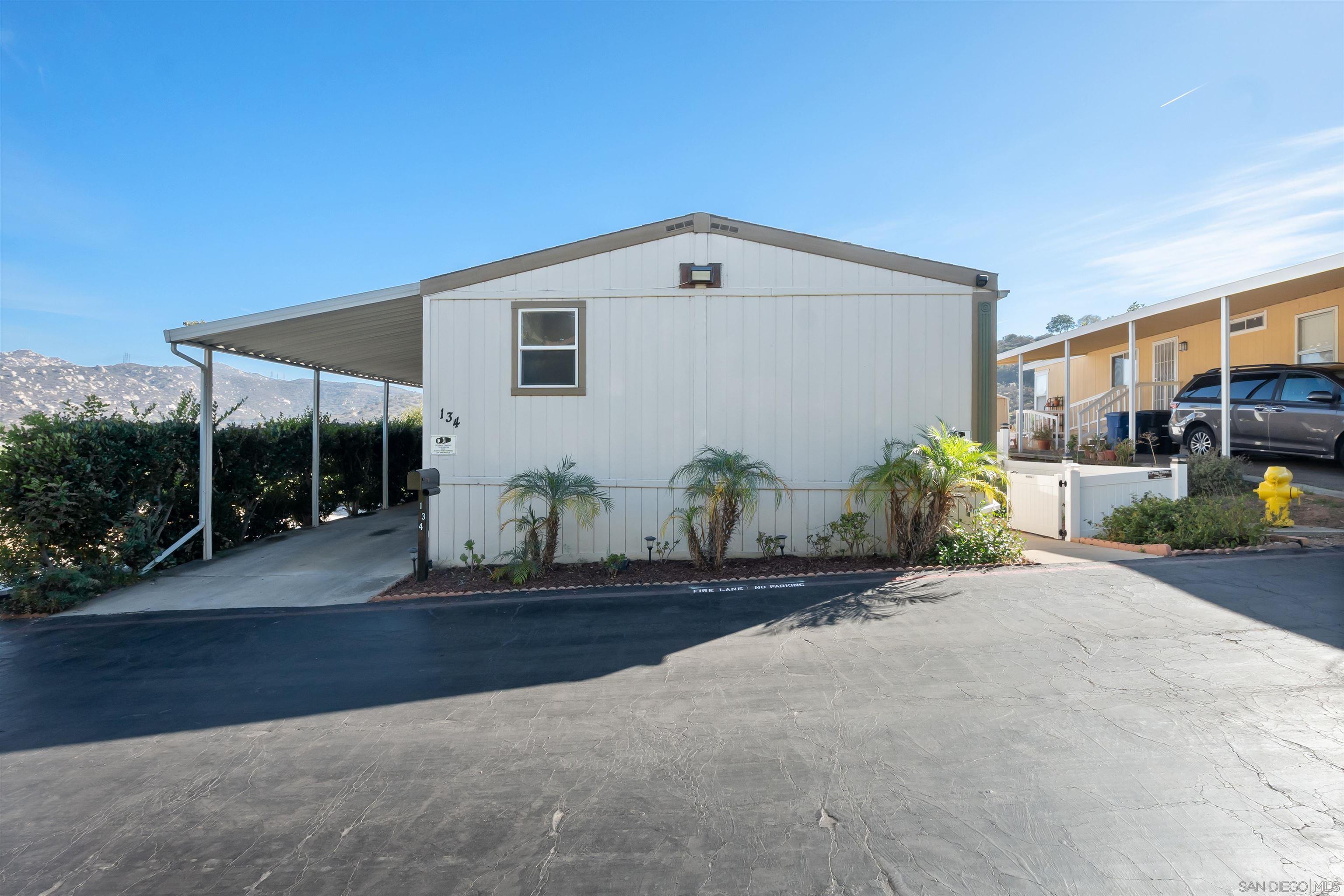 Detail Gallery Image 6 of 29 For 13162  Highway 8 Business  134, El Cajon,  CA 92021 - 3 Beds | 2 Baths