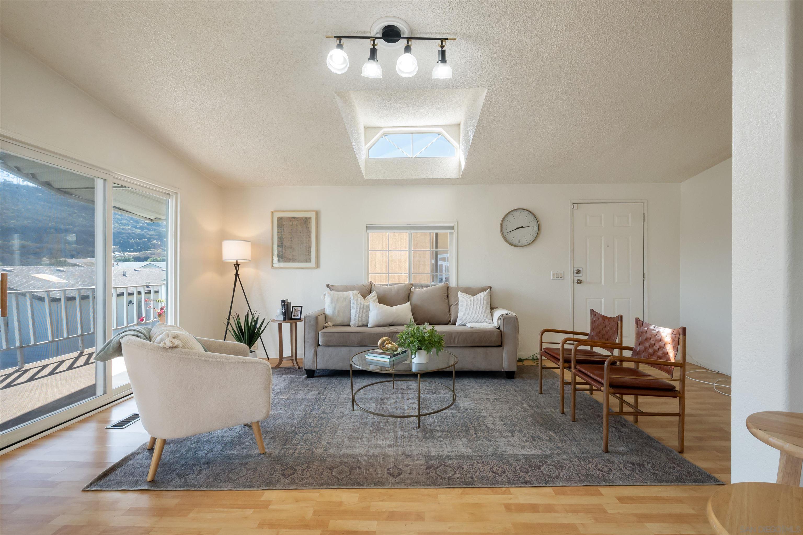 Detail Gallery Image 9 of 29 For 13162  Highway 8 Business  134, El Cajon,  CA 92021 - 3 Beds | 2 Baths