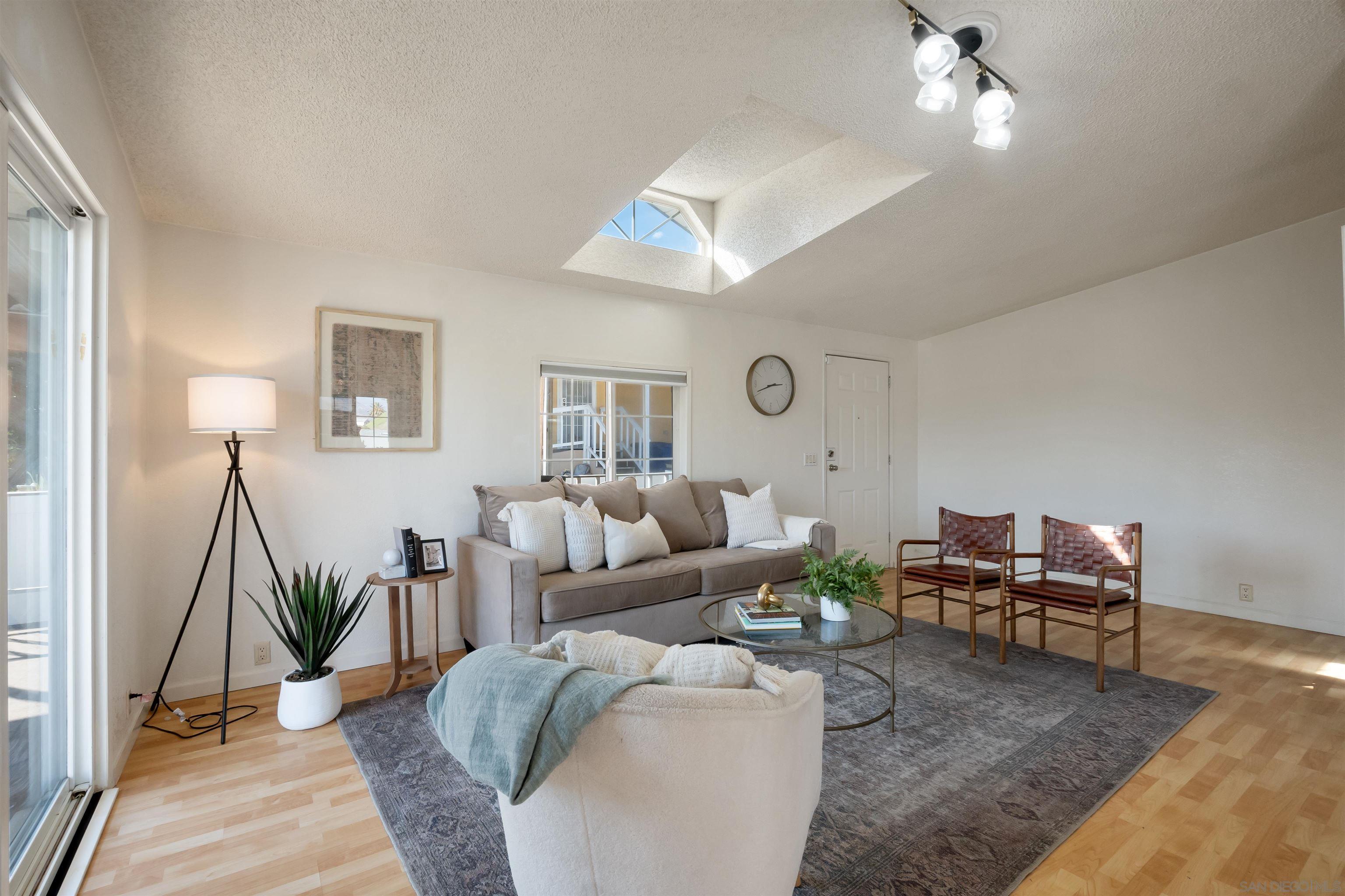 Detail Gallery Image 10 of 29 For 13162  Highway 8 Business  134, El Cajon,  CA 92021 - 3 Beds | 2 Baths