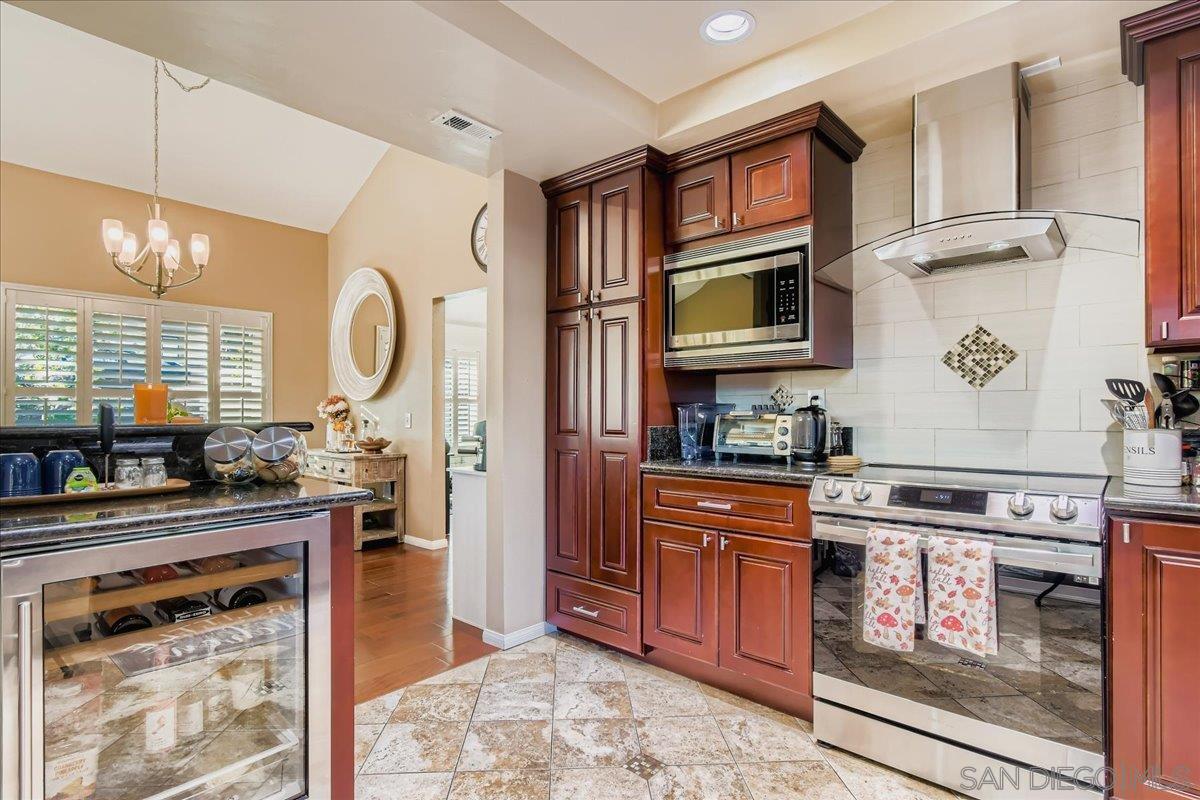 Front Image Thumbnail for SD250043953