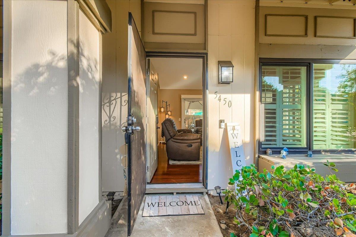 Detail Gallery Image 10 of 32 For 5450  Rebolla Lane, San Diego,  CA 92124 - 4 Beds | 2/1 Baths