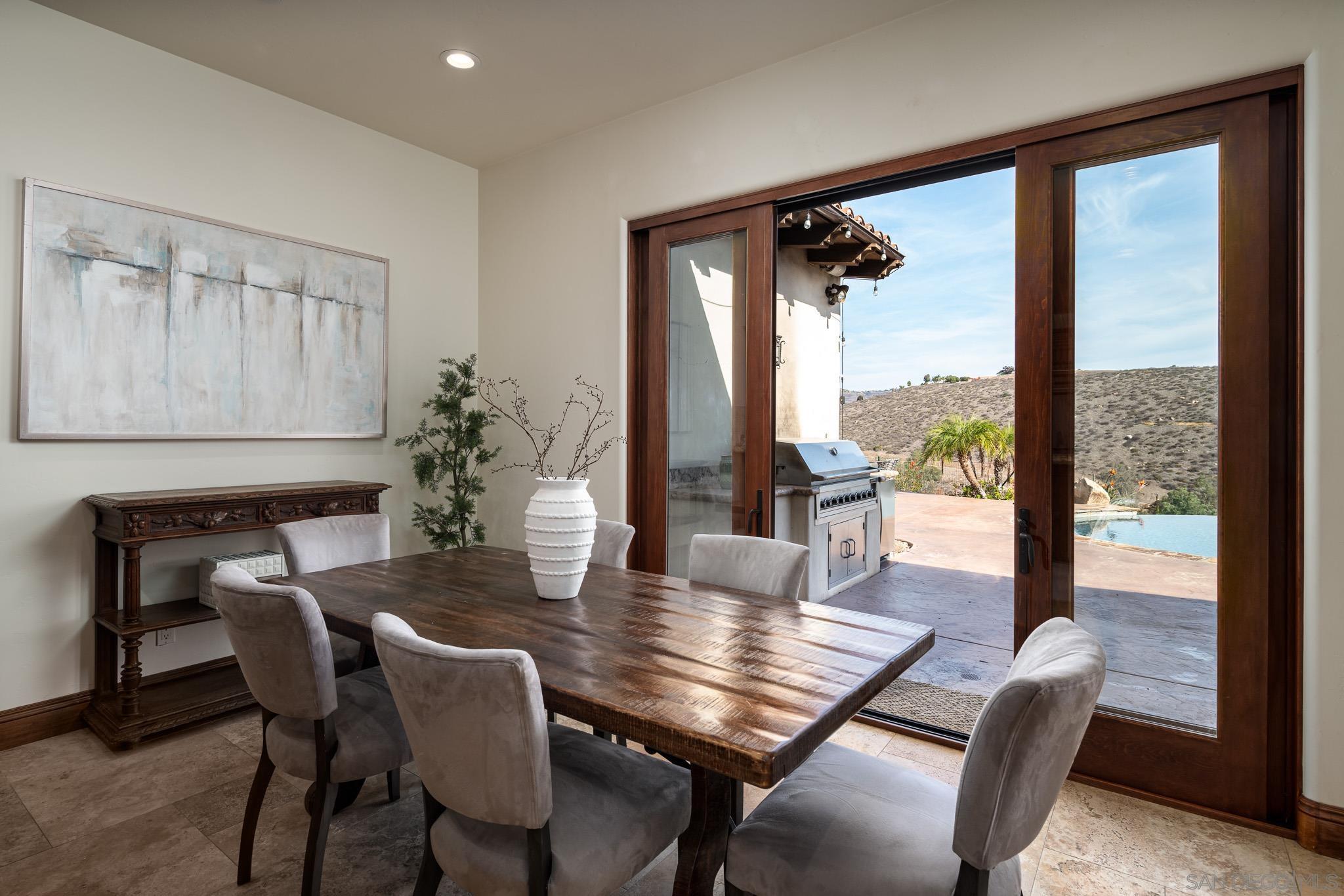 Detail Gallery Image 18 of 48 For 16531  Zumaque, Rancho Santa Fe,  CA 92067 - 4 Beds | 4/1 Baths