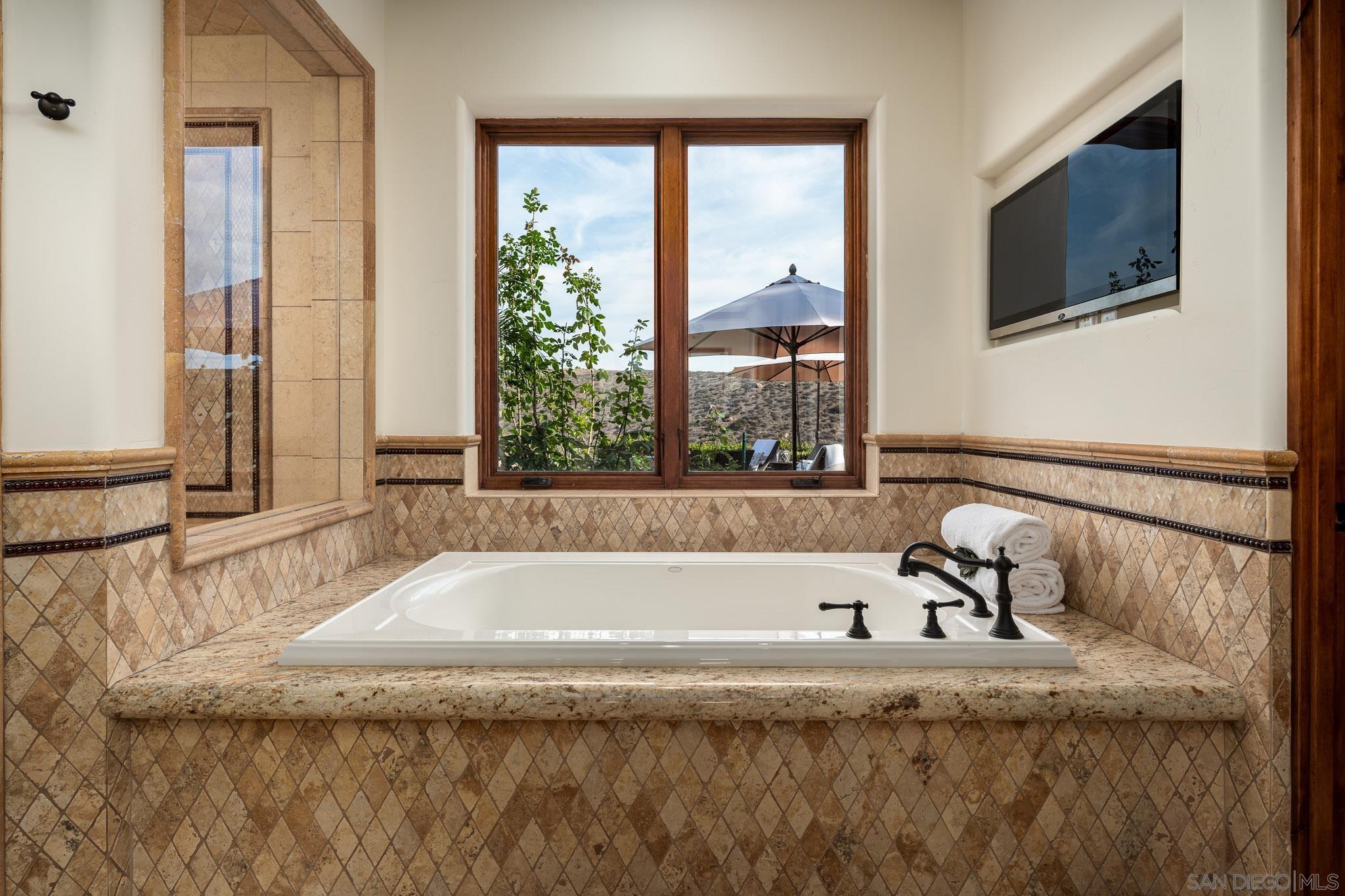 Detail Gallery Image 24 of 48 For 16531  Zumaque, Rancho Santa Fe,  CA 92067 - 4 Beds | 4/1 Baths