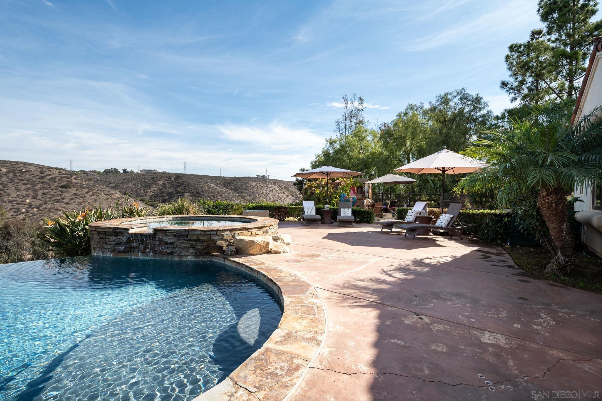 Detail Gallery Image 31 of 48 For 16531  Zumaque, Rancho Santa Fe,  CA 92067 - 4 Beds | 4/1 Baths