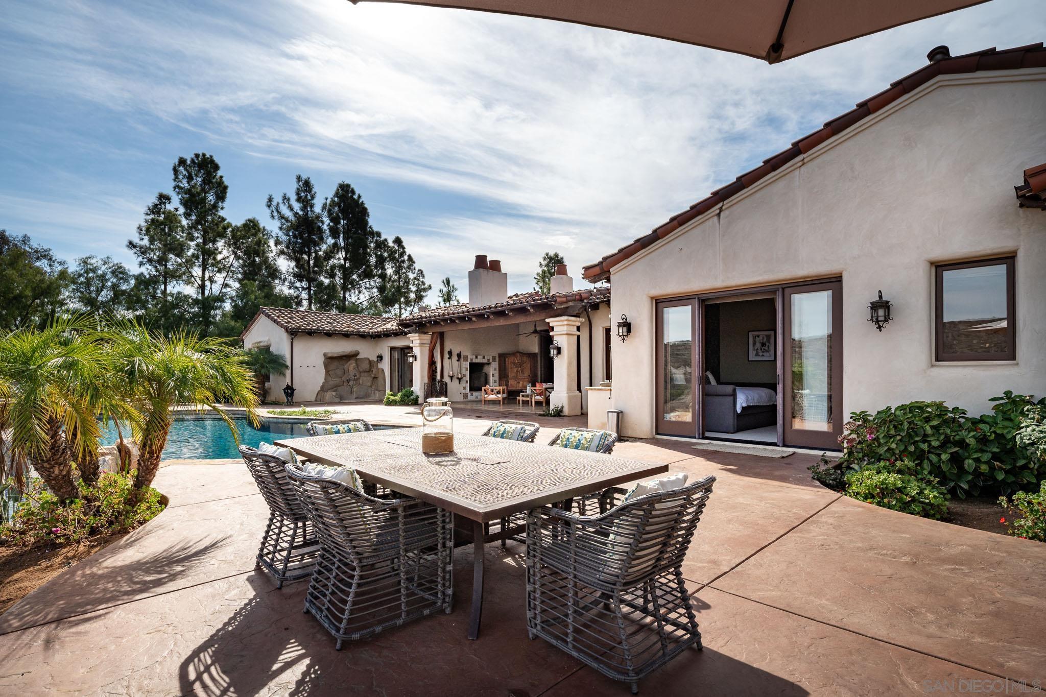 Detail Gallery Image 33 of 48 For 16531  Zumaque, Rancho Santa Fe,  CA 92067 - 4 Beds | 4/1 Baths