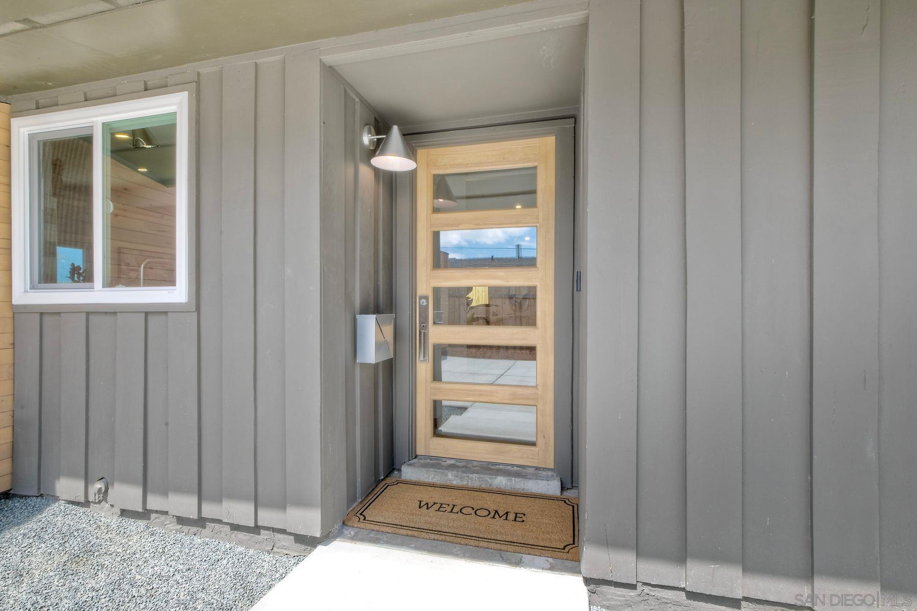 Detail Gallery Image 3 of 28 For 5162  Limerick Ave, San Diego,  CA 92117 - 3 Beds | 2 Baths