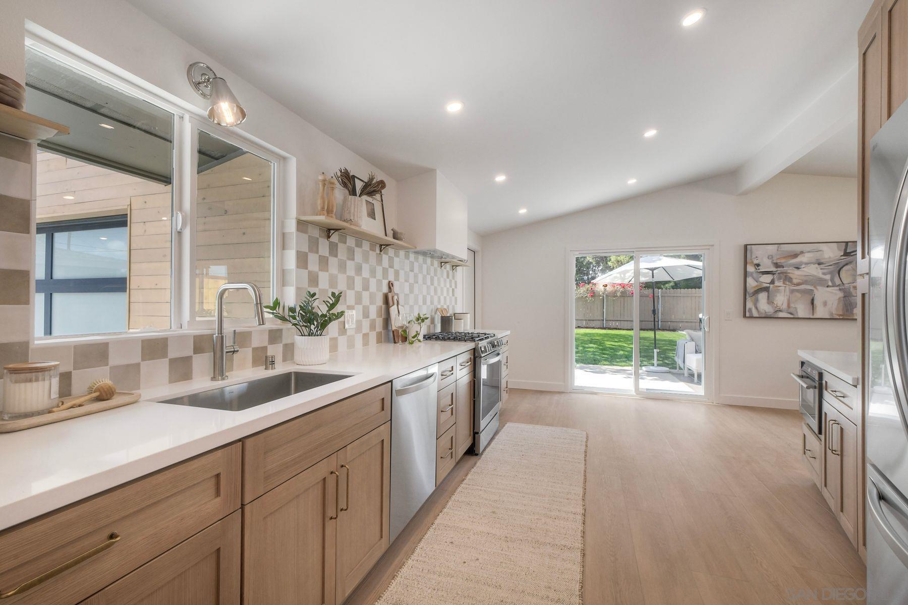 Detail Gallery Image 5 of 28 For 5162  Limerick Ave, San Diego,  CA 92117 - 3 Beds | 2 Baths