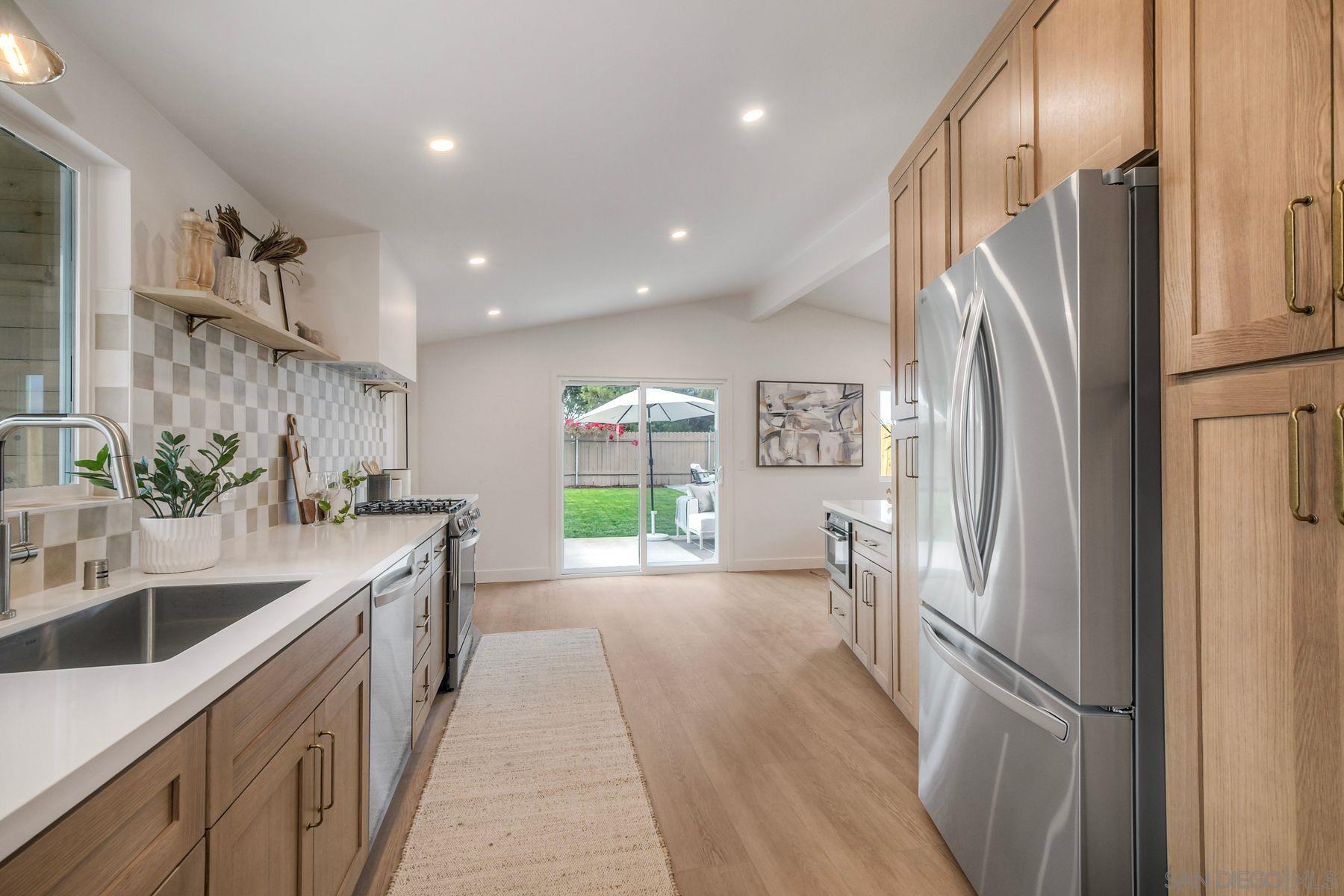 Detail Gallery Image 6 of 28 For 5162  Limerick Ave, San Diego,  CA 92117 - 3 Beds | 2 Baths