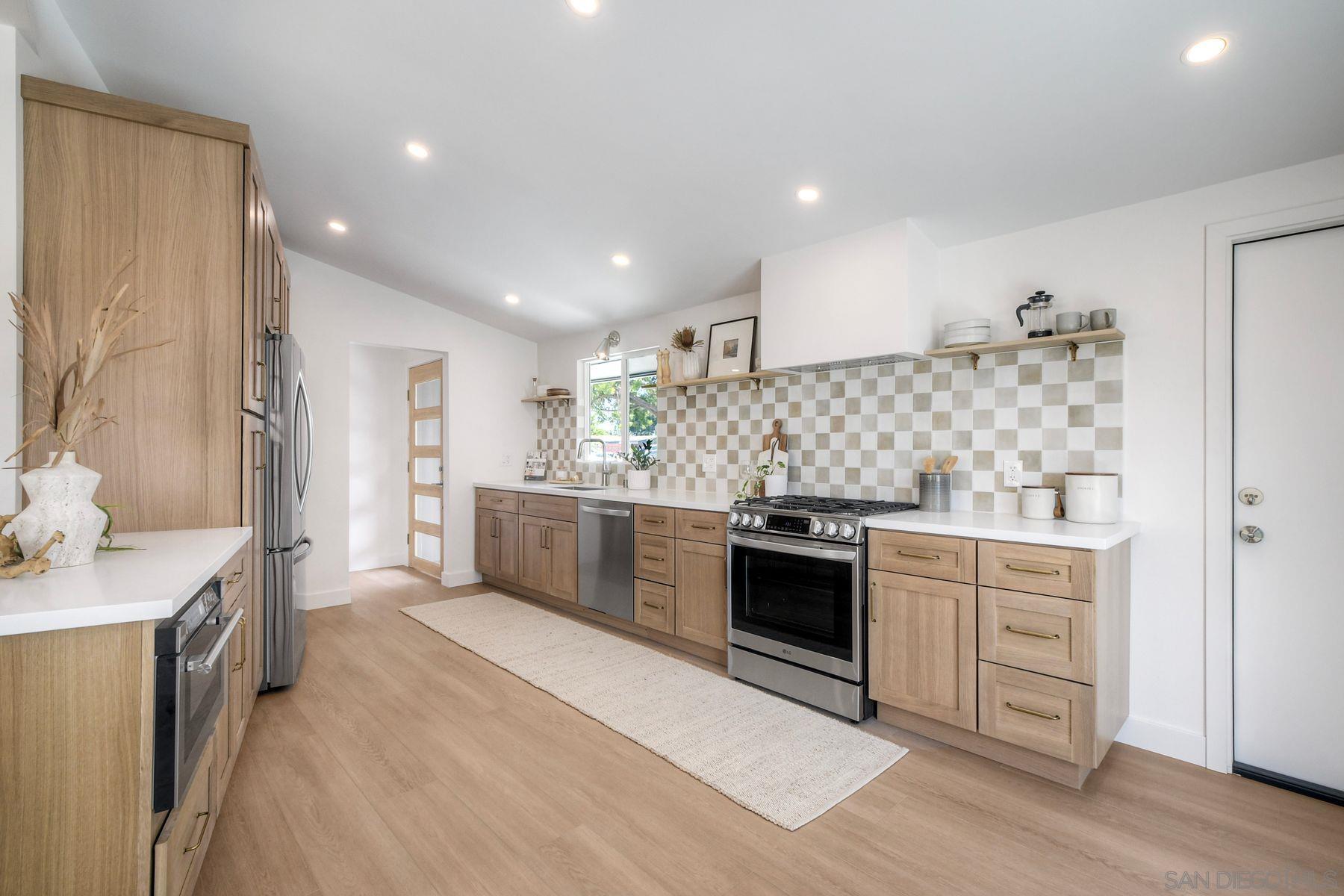 Detail Gallery Image 7 of 28 For 5162  Limerick Ave, San Diego,  CA 92117 - 3 Beds | 2 Baths