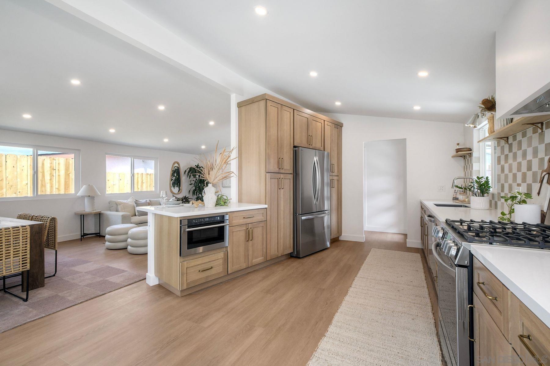 Detail Gallery Image 8 of 28 For 5162  Limerick Ave, San Diego,  CA 92117 - 3 Beds | 2 Baths