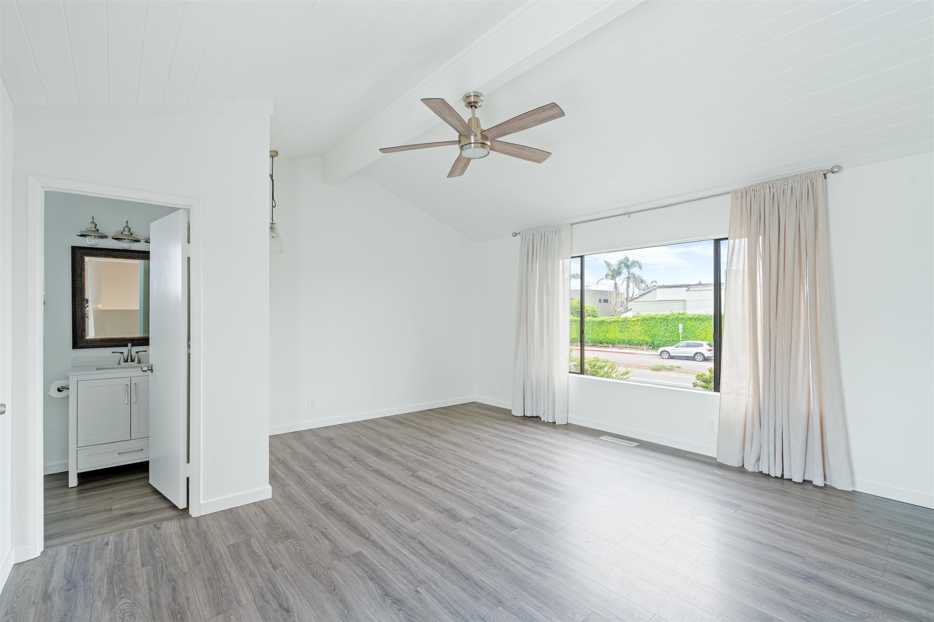 Detail Gallery Image 23 of 29 For 2435  Camino Del Mar, Del Mar,  CA 92014 - 4 Beds | 3 Baths