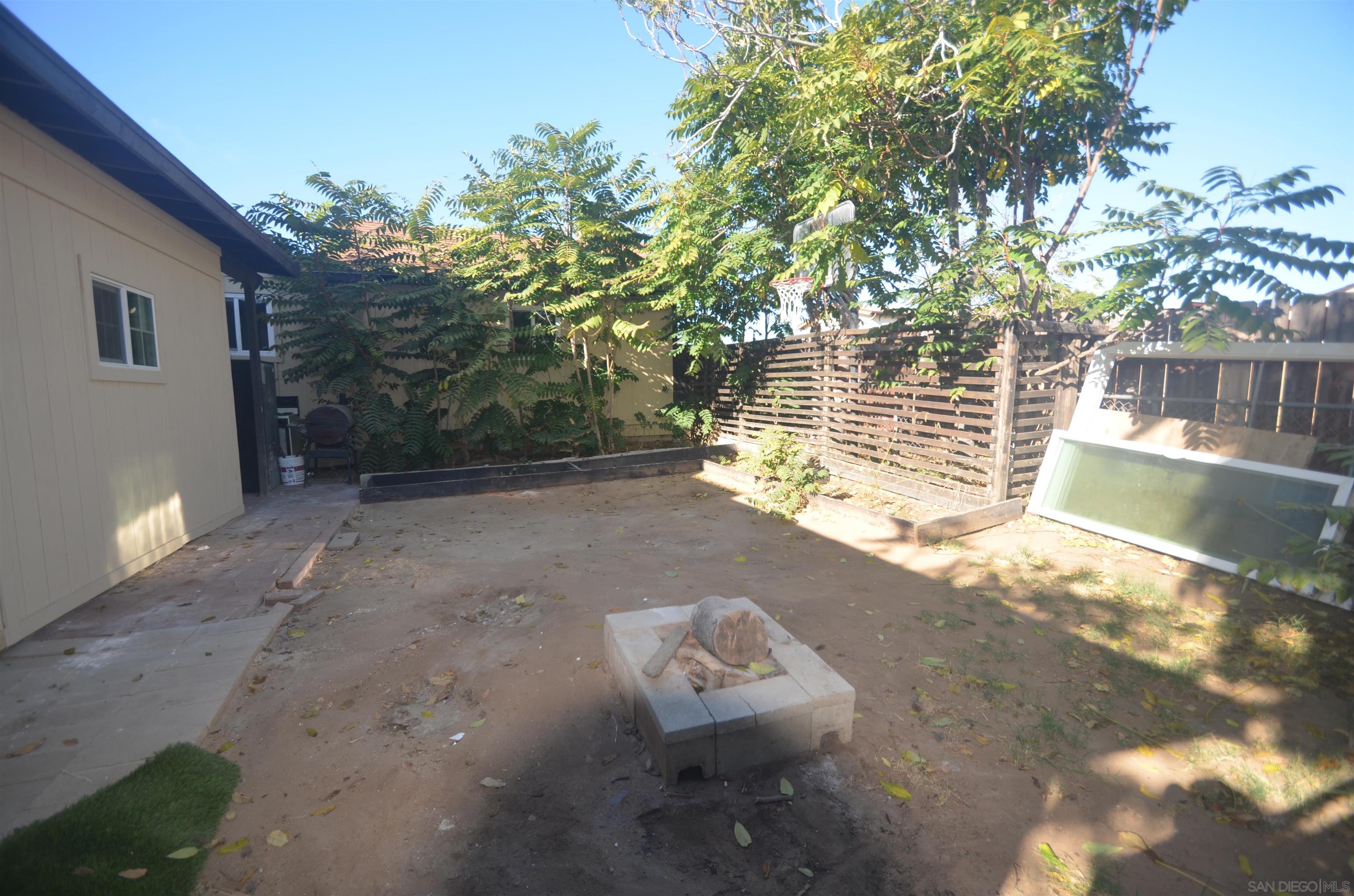 Detail Gallery Image 14 of 18 For 625  Palm Ave  8, National City,  CA 91950 - 3 Beds | 1 Baths