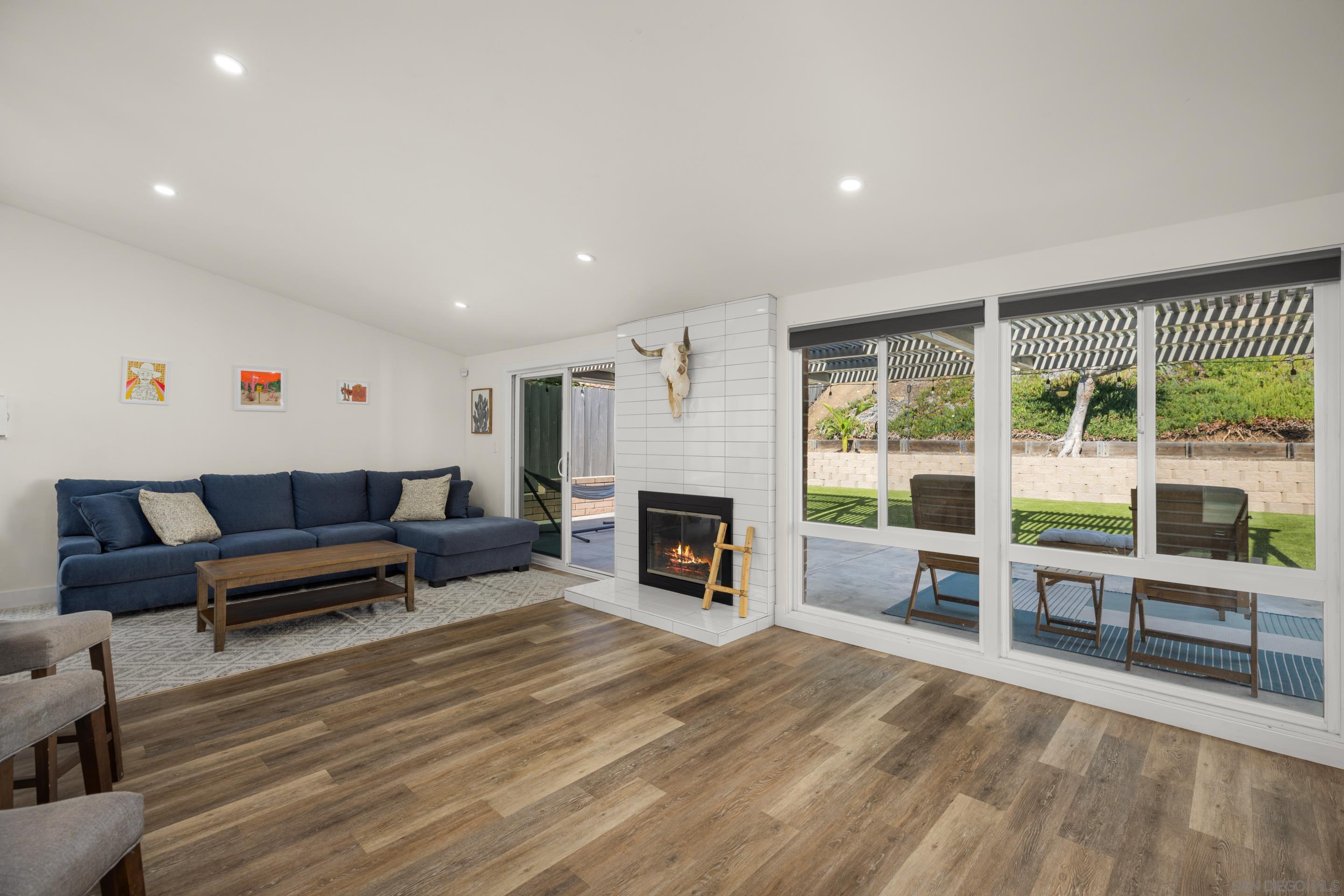 Detail Gallery Image 7 of 21 For 3451  Lockwood Dr, San Diego,  CA 92123 - 3 Beds | 2 Baths