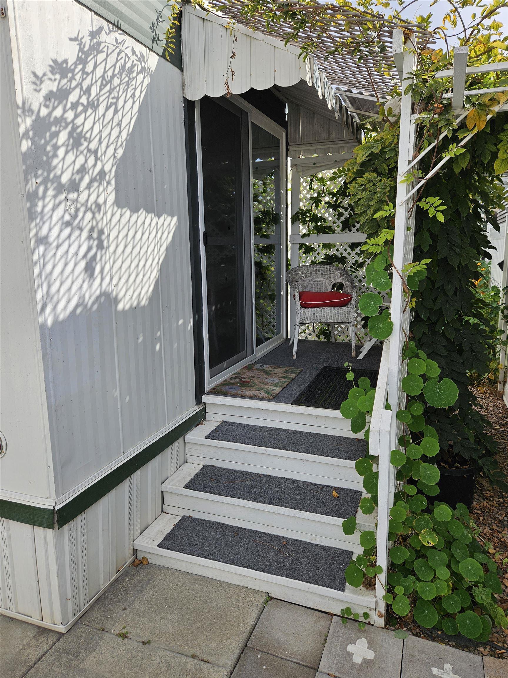 Detail Gallery Image 20 of 21 For 61  Hummingbird Ln, Oceanside,  CA 92057 - 2 Beds | 1 Baths