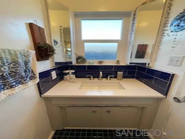 Detail Gallery Image 3 of 8 For 1245  11th St, Imperial Beach,  CA 91932 - 3 Beds | 1/1 Baths