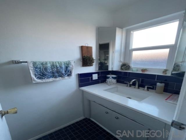 Detail Gallery Image 4 of 8 For 1245  11th St, Imperial Beach,  CA 91932 - 3 Beds | 1/1 Baths