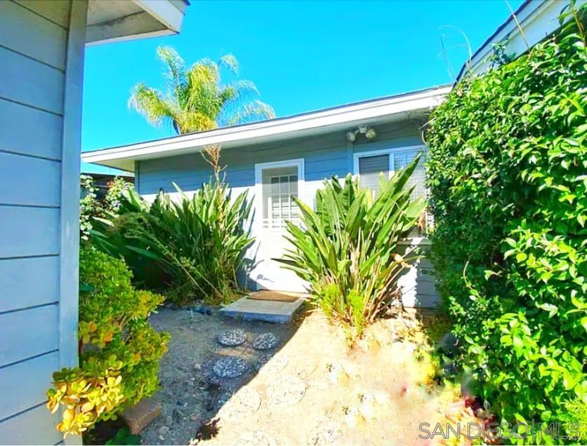 Front Image Thumbnail for SD250043975