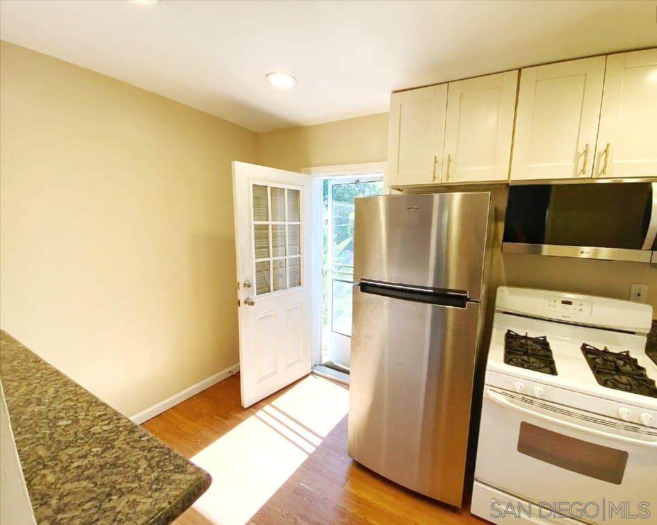 Detail Gallery Image 5 of 12 For 925  Olive Ave, Vista,  CA 92083 - 1 Beds | 1 Baths