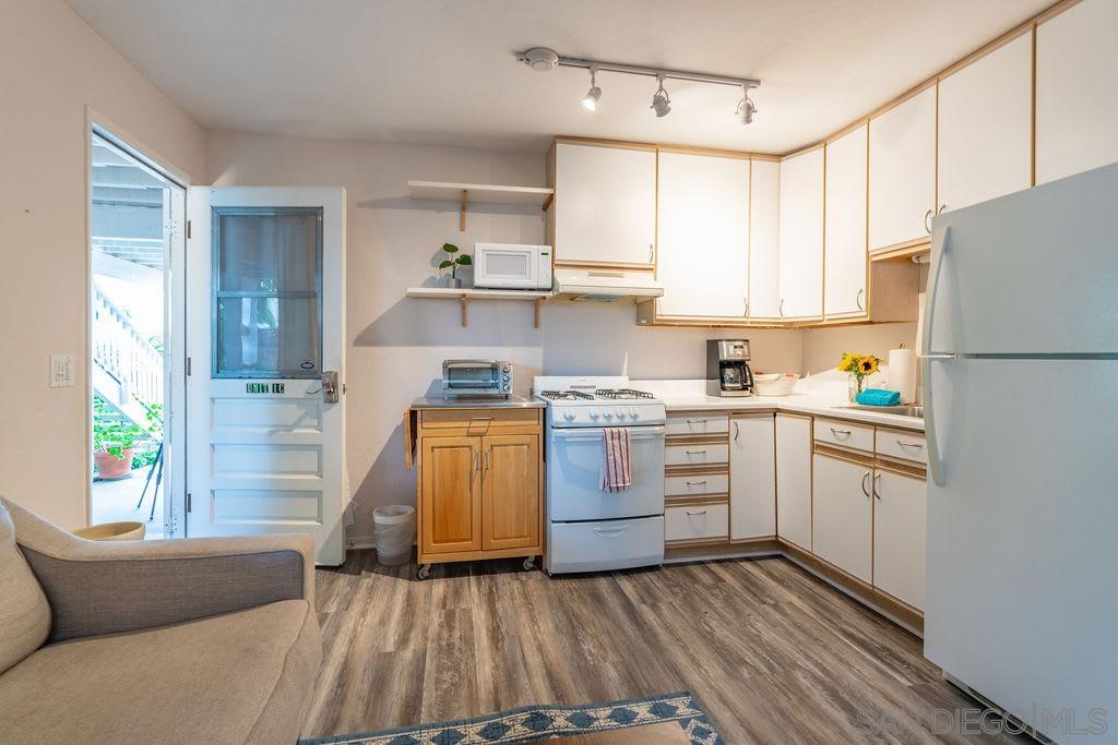 Detail Gallery Image 14 of 35 For 7377  Eads Ave  1, La Jolla,  CA 92037 - 1 Beds | 1 Baths