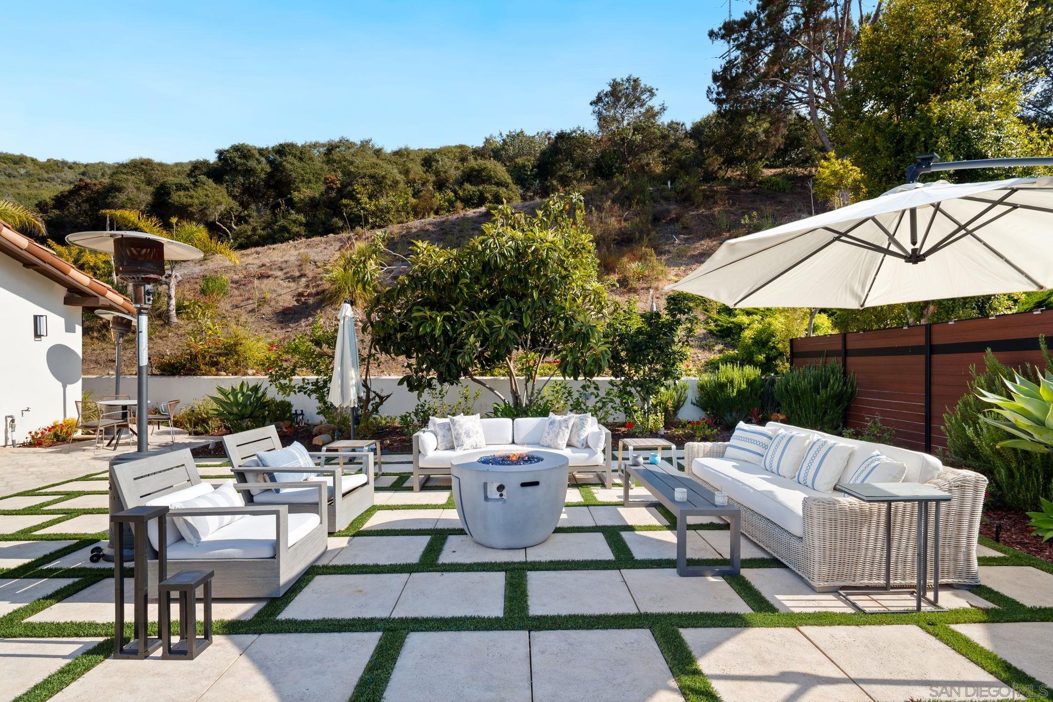 Detail Gallery Image 23 of 67 For 7853  via Capri, La Jolla,  CA 92037 - 6 Beds | 6 Baths