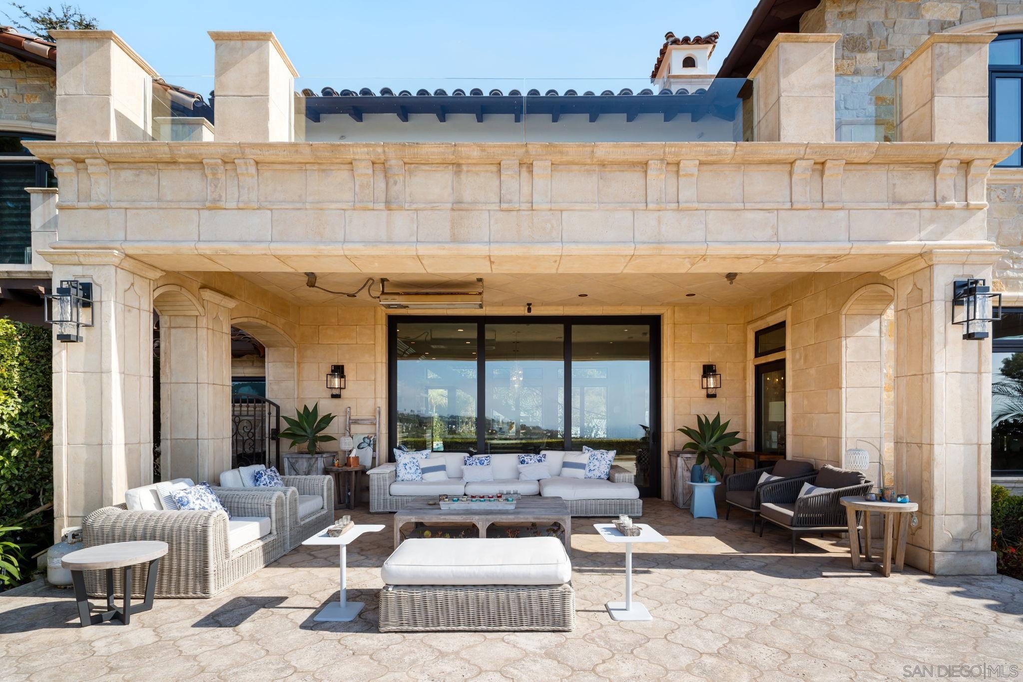 Detail Gallery Image 26 of 67 For 7853  via Capri, La Jolla,  CA 92037 - 6 Beds | 6 Baths