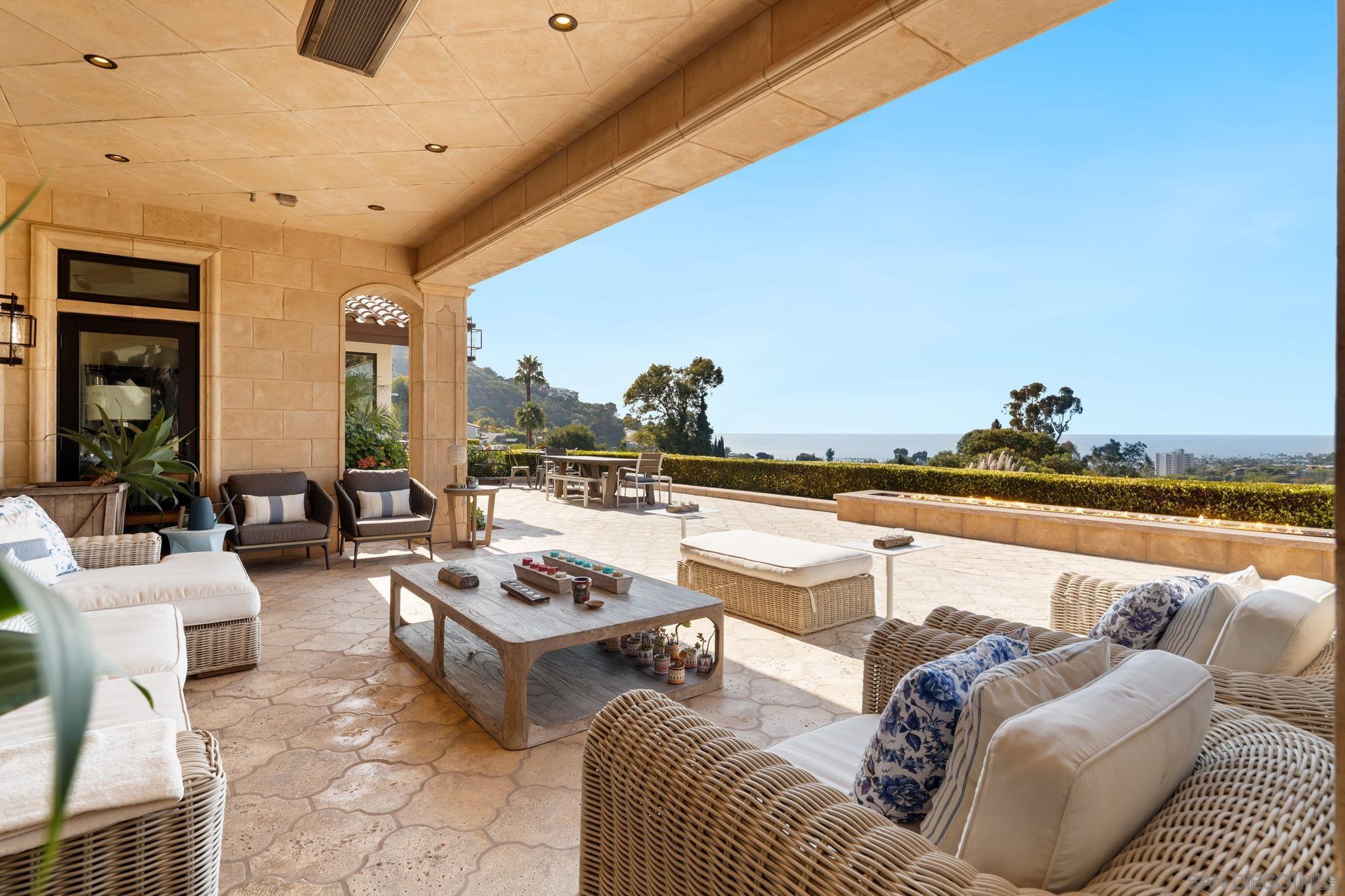 Detail Gallery Image 28 of 67 For 7853  via Capri, La Jolla,  CA 92037 - 6 Beds | 6 Baths