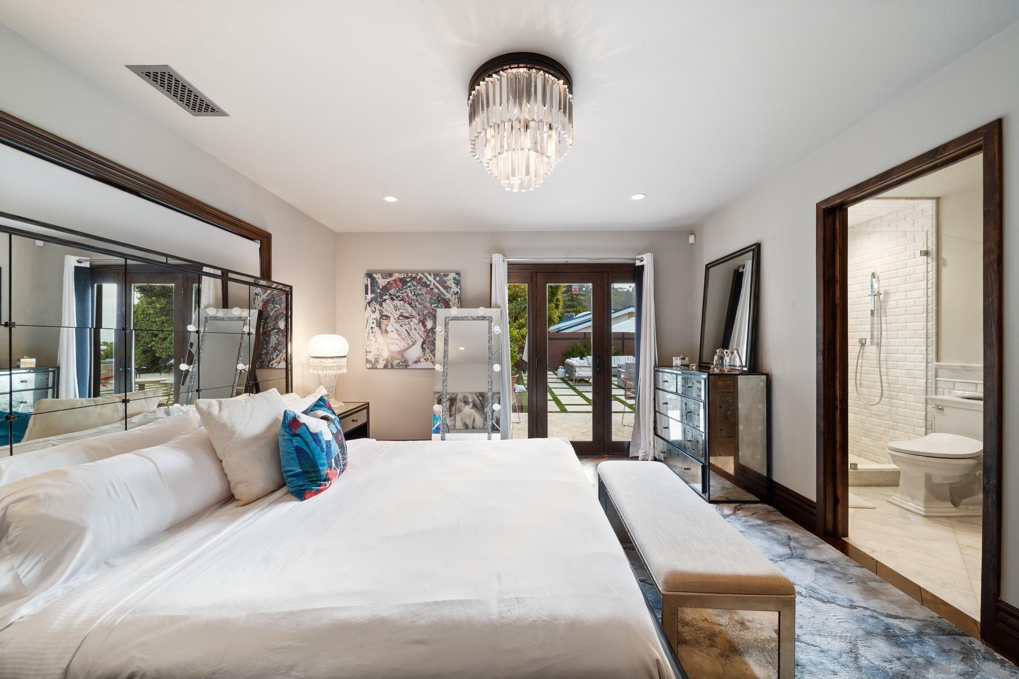 Detail Gallery Image 51 of 67 For 7853  via Capri, La Jolla,  CA 92037 - 6 Beds | 6 Baths