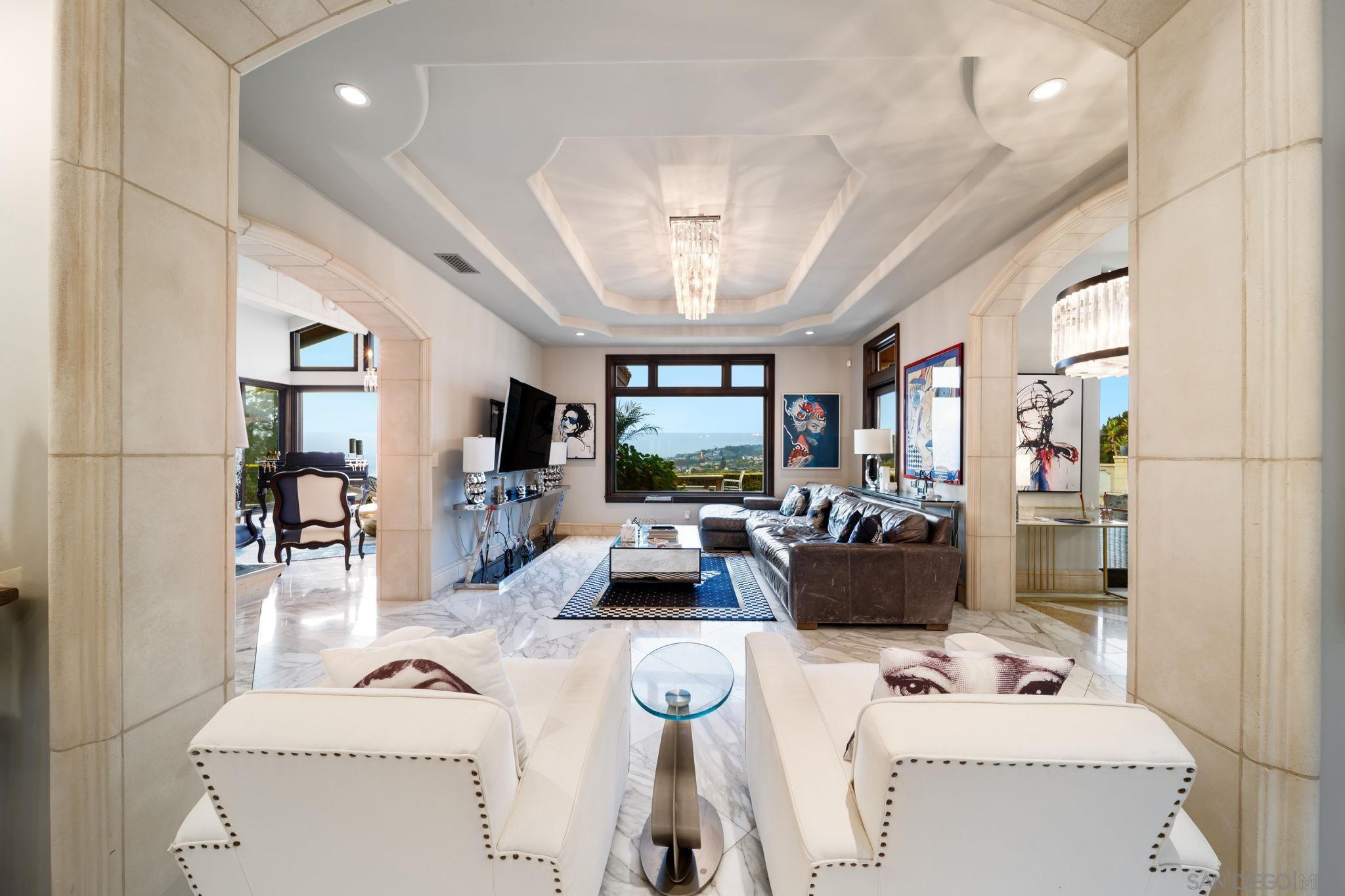 Detail Gallery Image 55 of 67 For 7853  via Capri, La Jolla,  CA 92037 - 6 Beds | 6 Baths