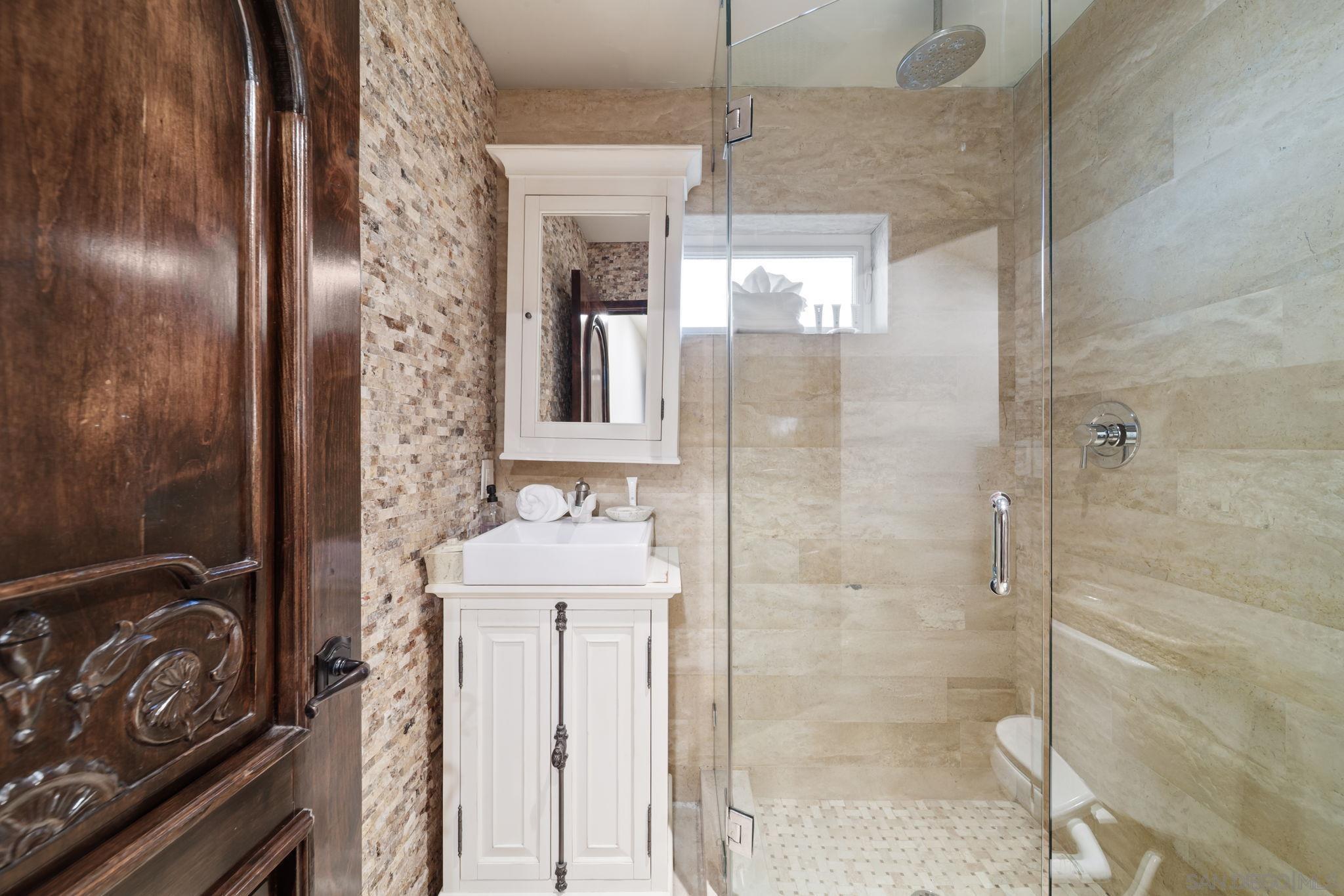 Detail Gallery Image 58 of 67 For 7853  via Capri, La Jolla,  CA 92037 - 6 Beds | 6 Baths